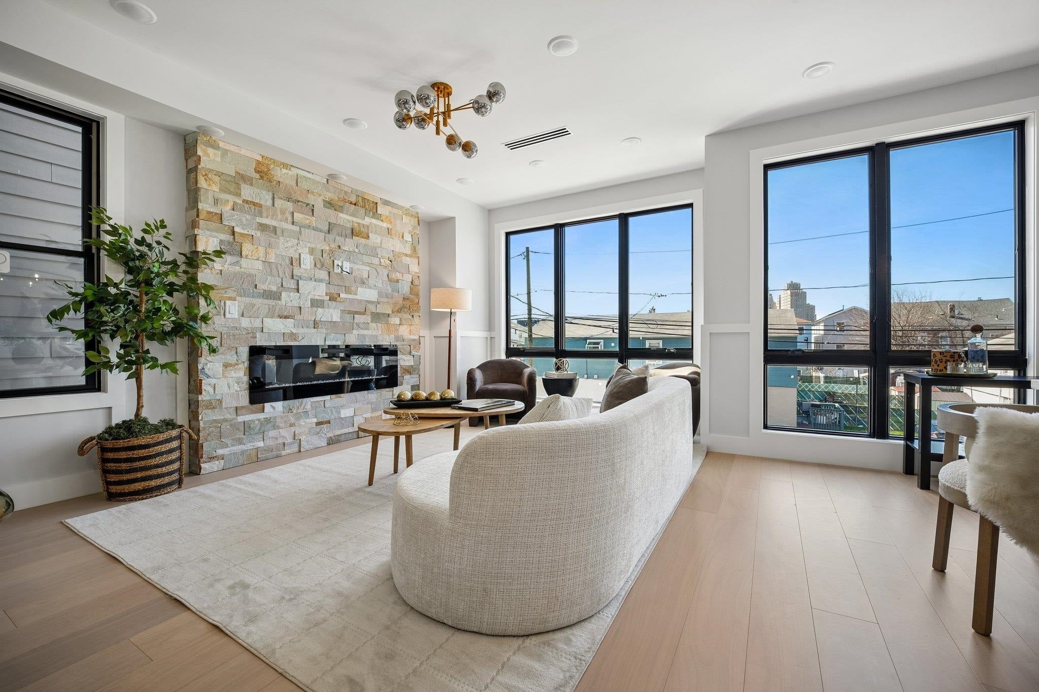 6 Elizabeth St 2-B — photo
