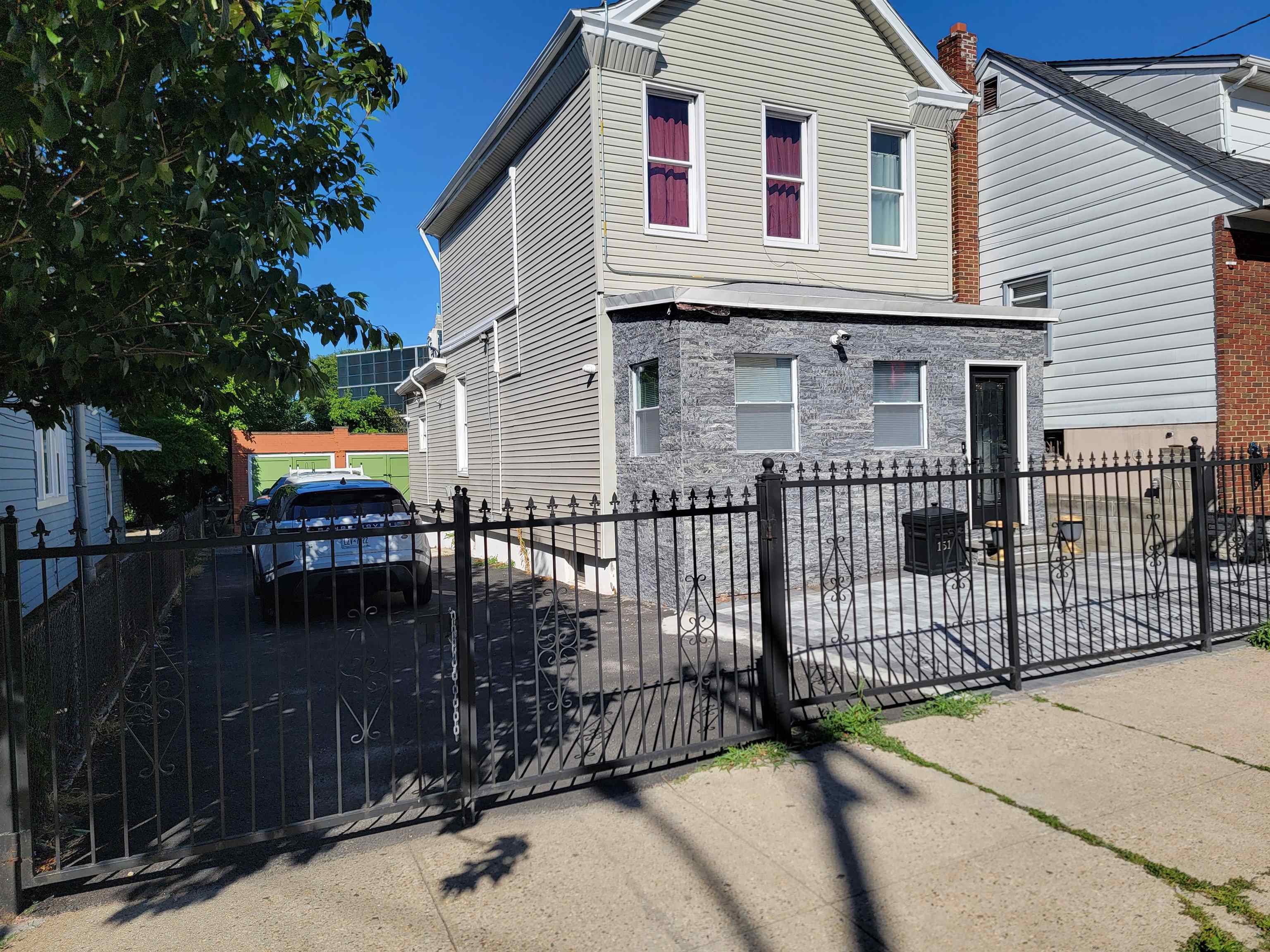 151 Linden Avenue — photo