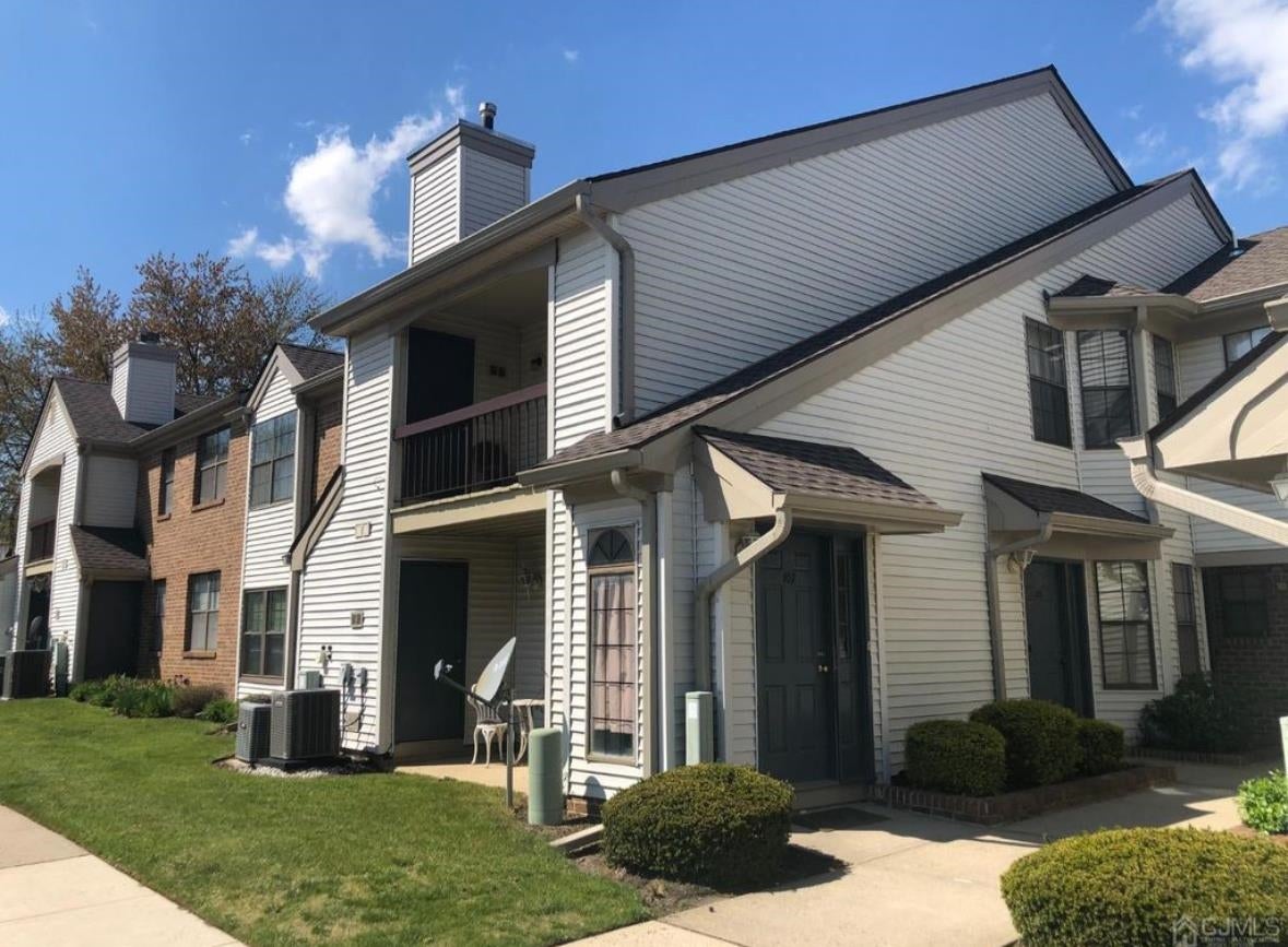 107 Sunshine Ct — photo