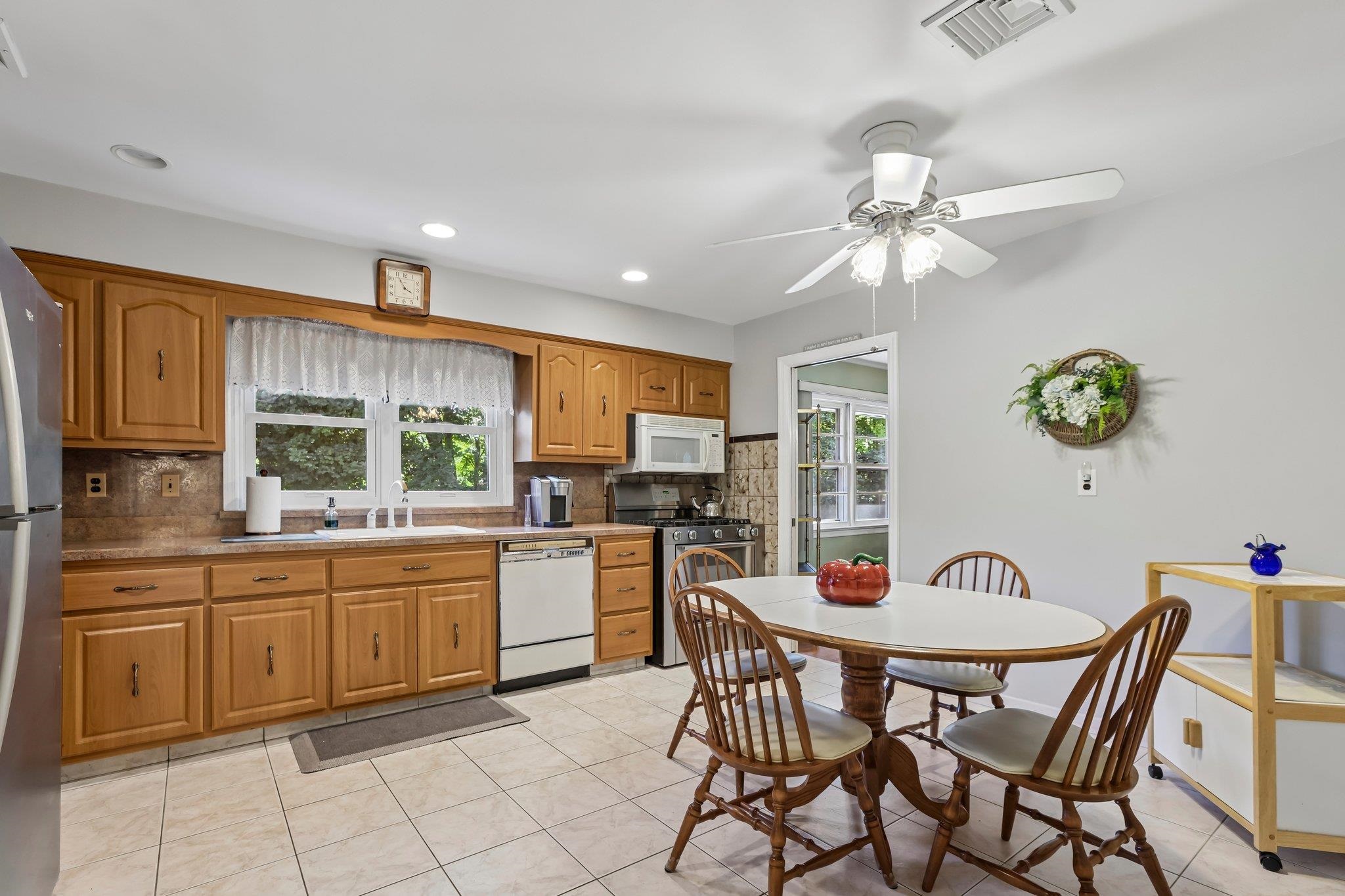 270 Midwood Road, Paramus, NJ 07652 — photo 2