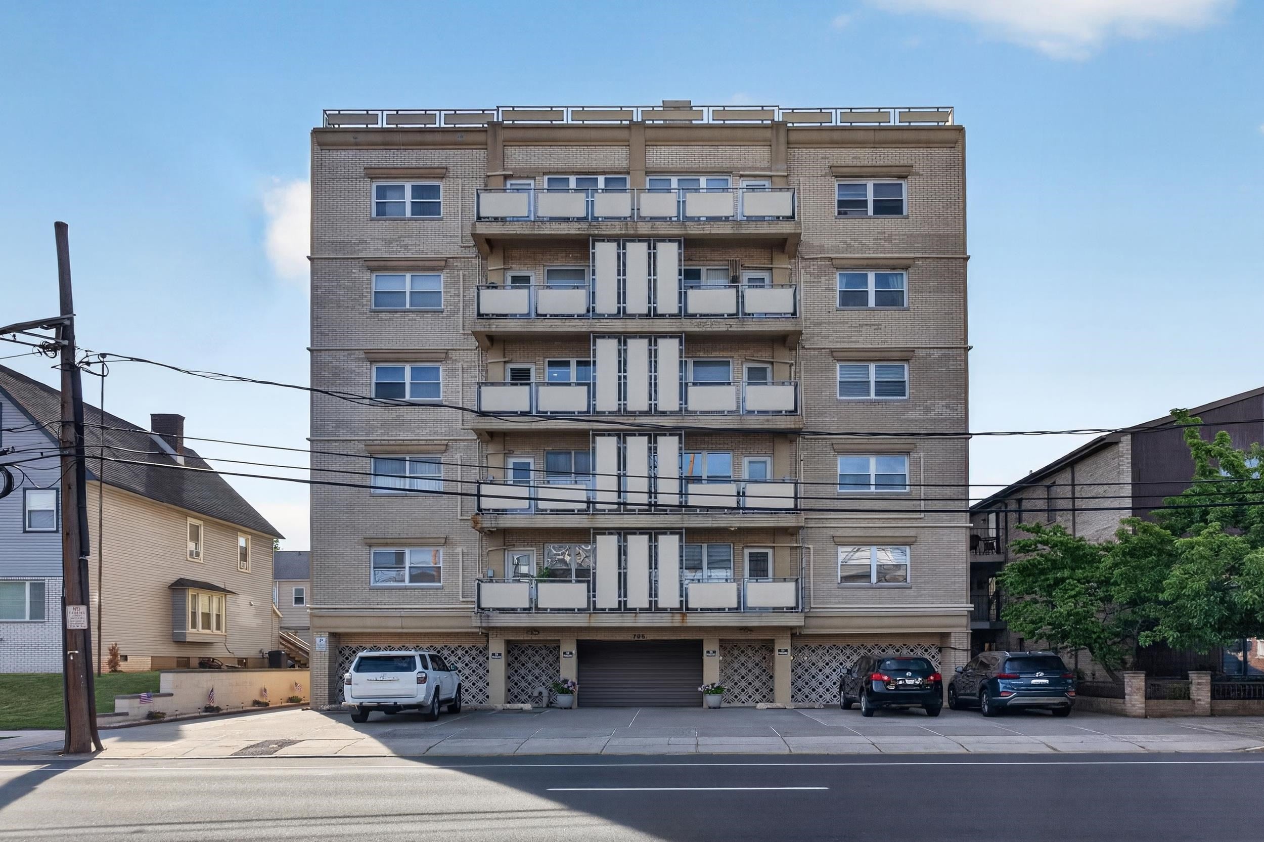795 Avenue C 202 — photo