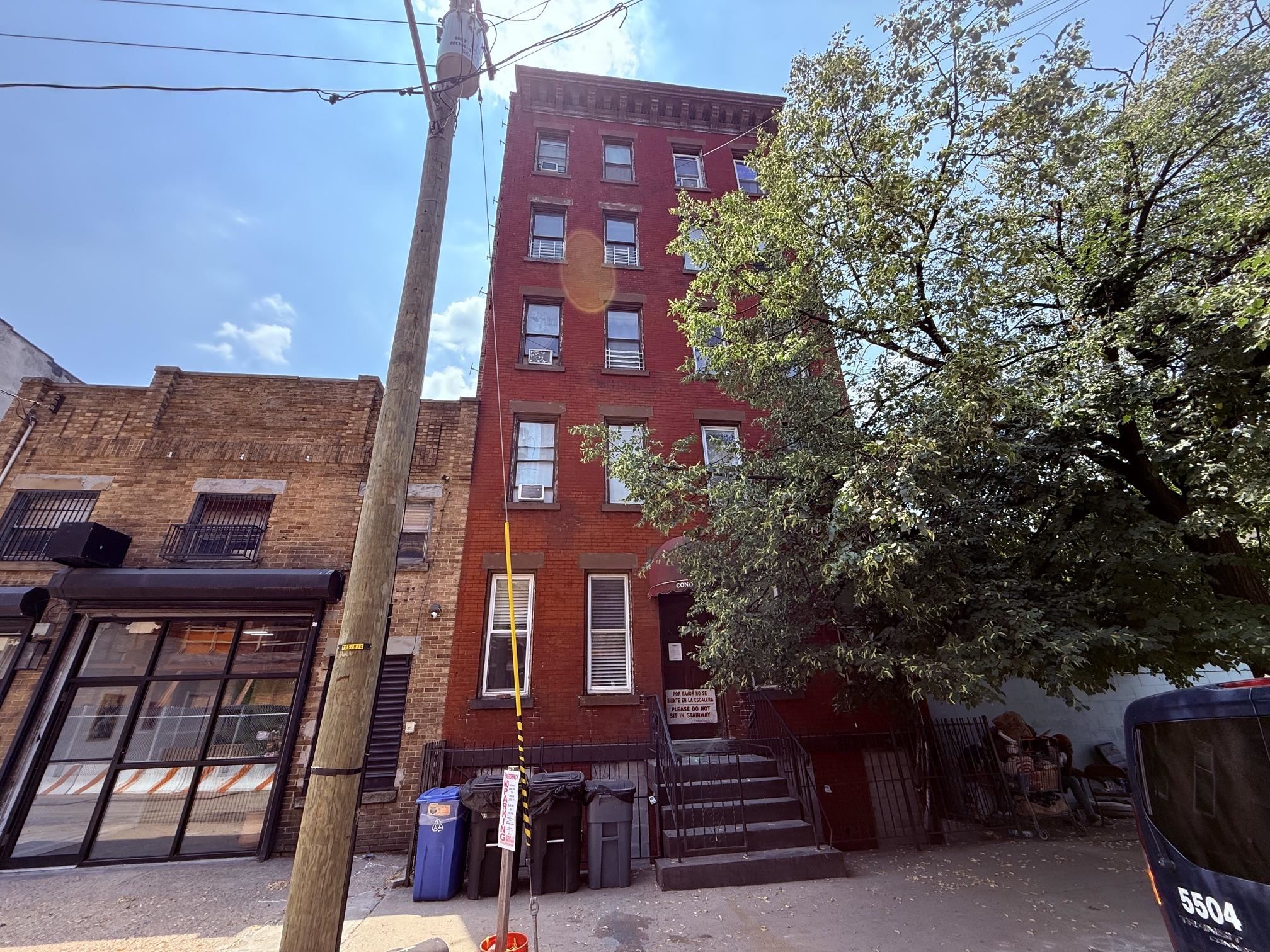 207 15th Street — photo