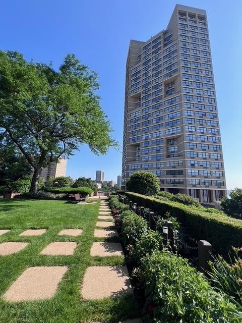 7004 Blvd East 29D — photo