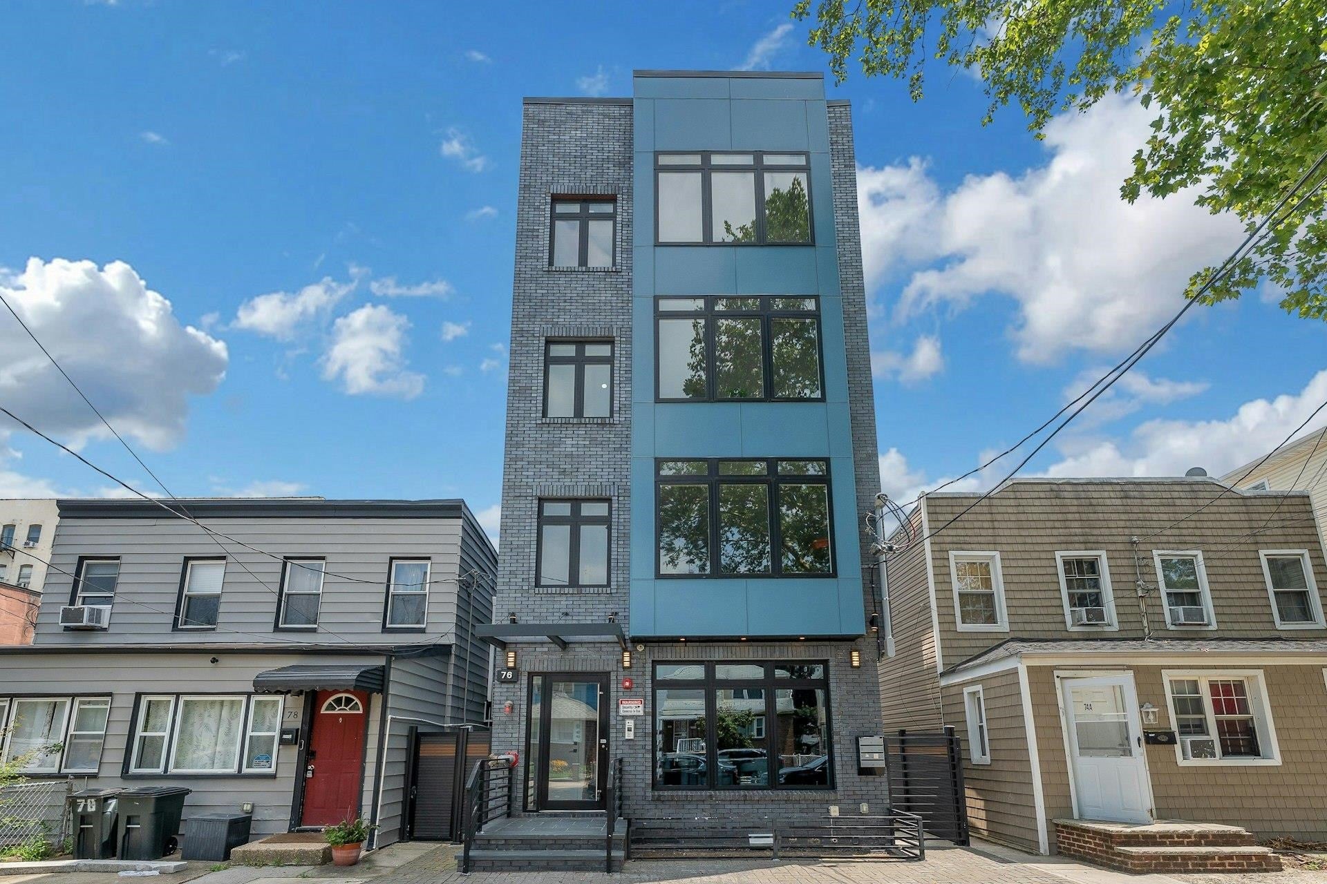 76 Corbin Ave 4 — photo