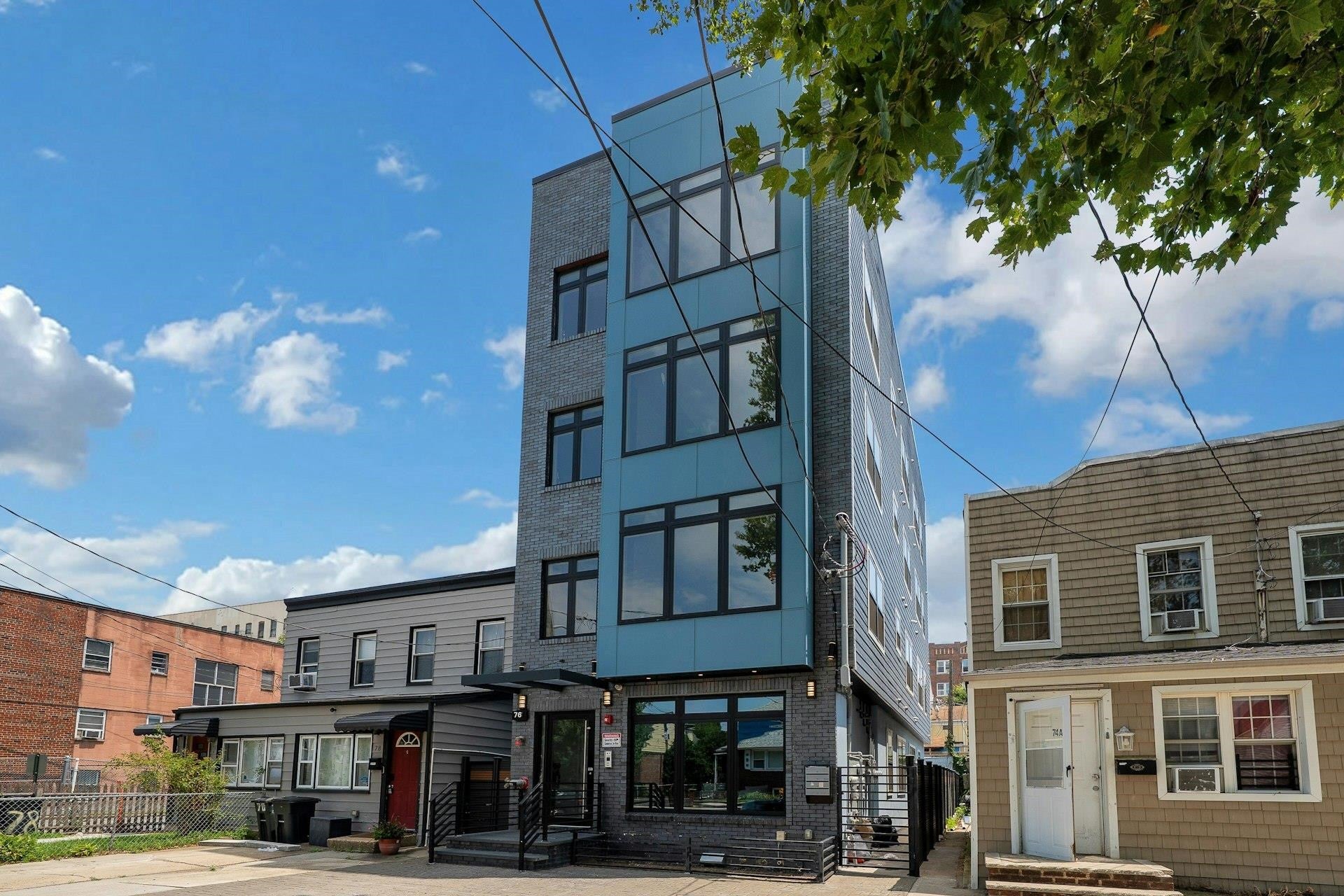 76 Corbin Ave 1 — photo
