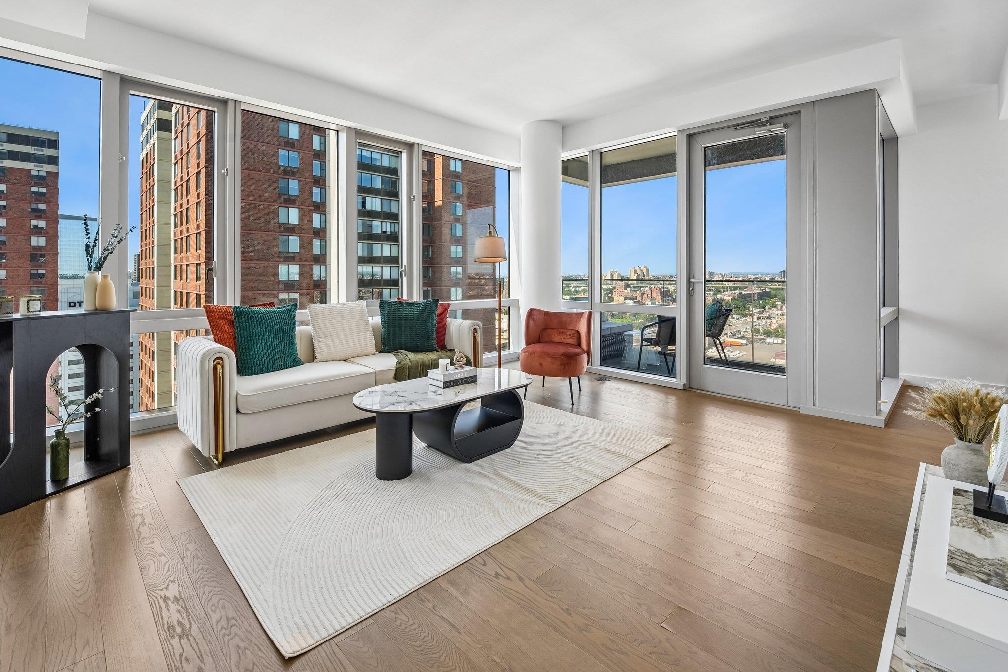 75 Park Lane South — photo