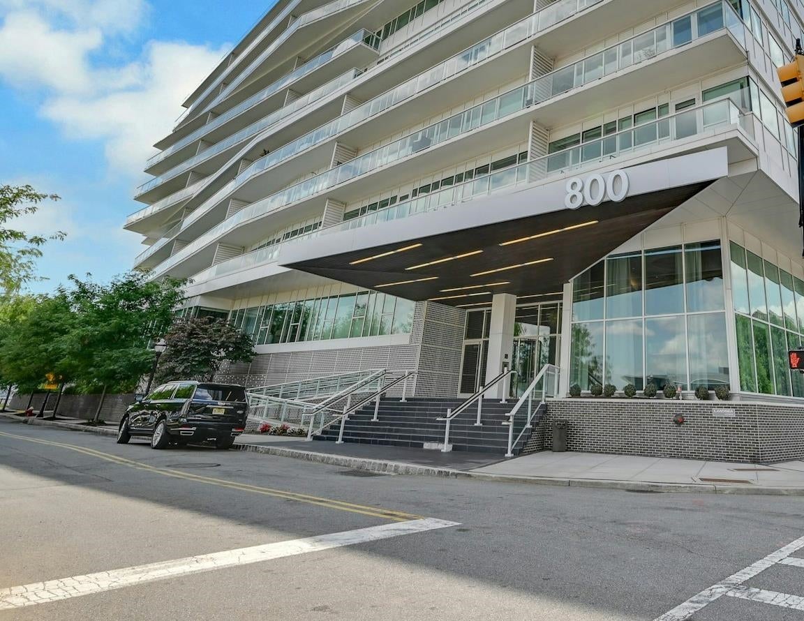 800 Avenue at Port Imperial 910 — photo