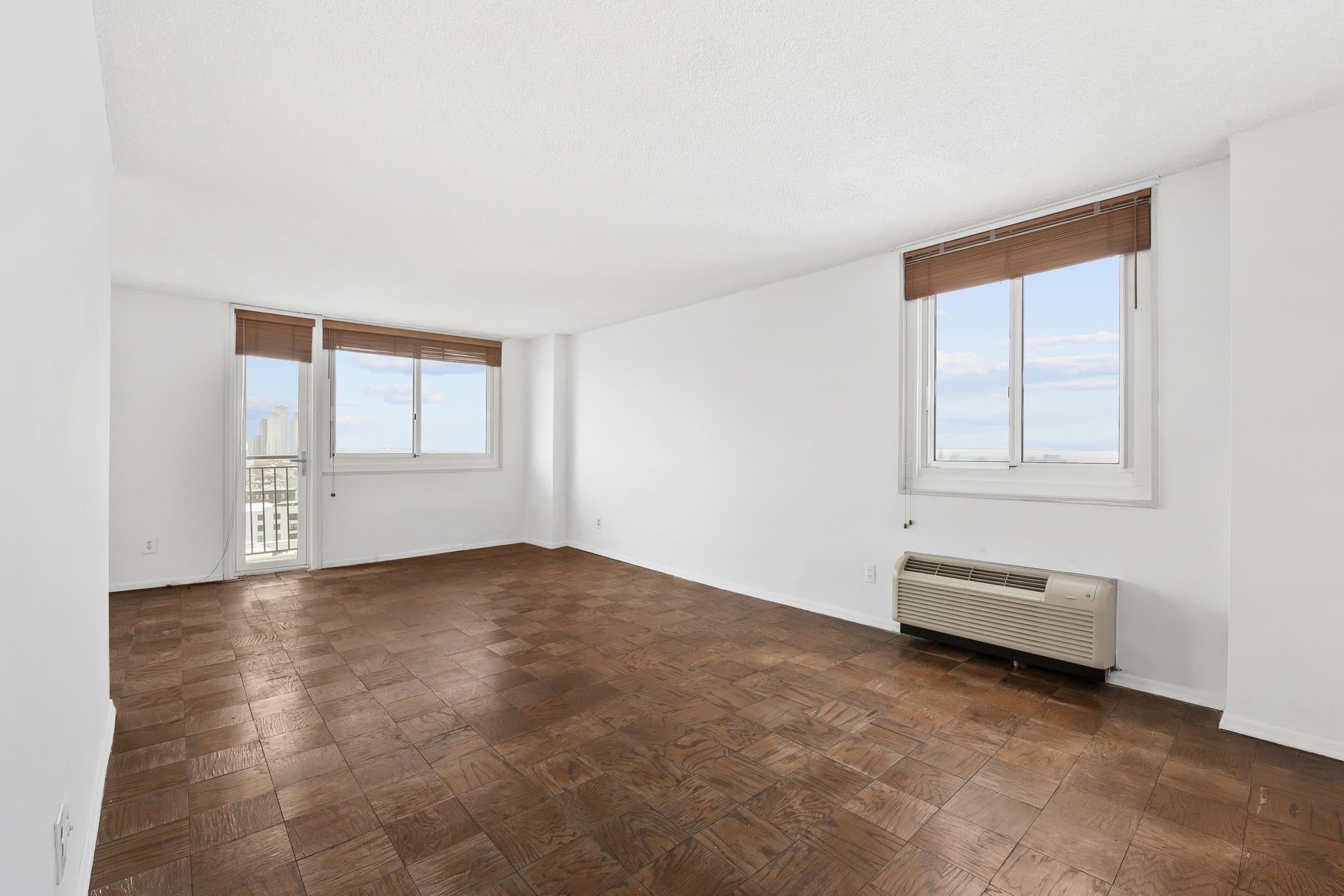 100 Manhattan Ave 1417 — photo