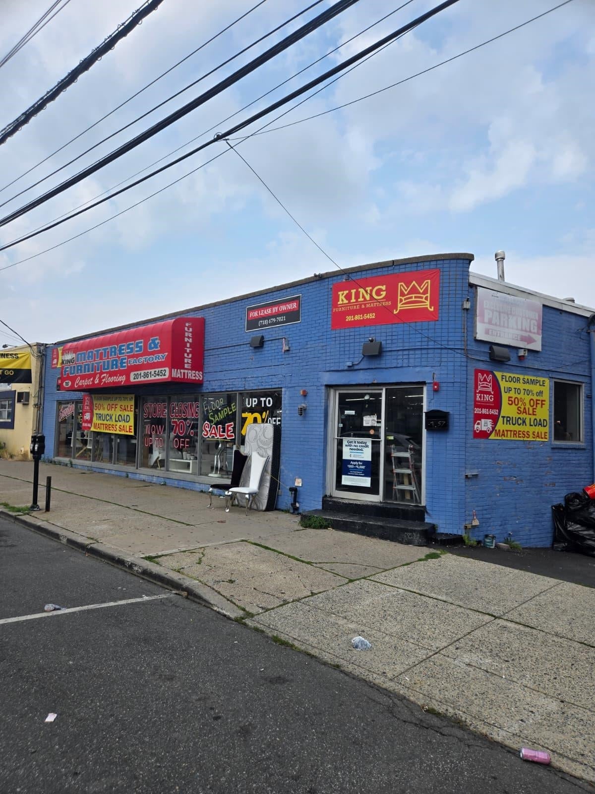 7057 Kennedy Blvd — photo
