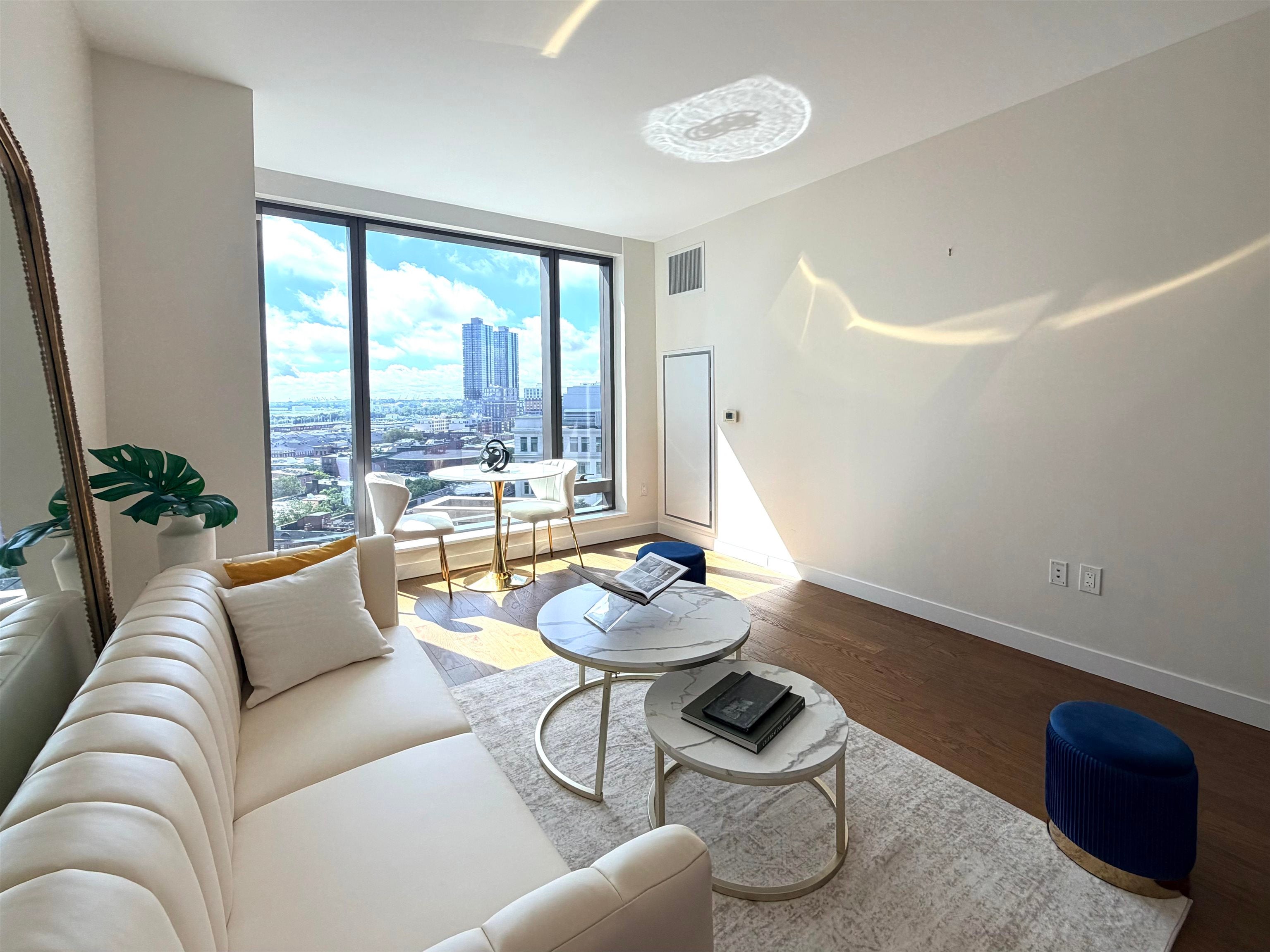 99 Hudson St 1103 — photo