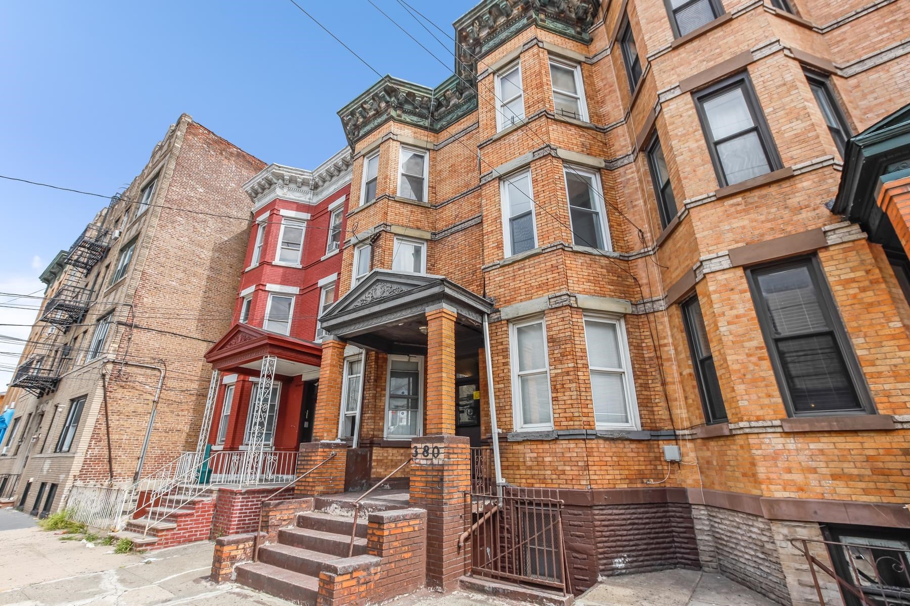 380 Baldwin Ave 2R — photo