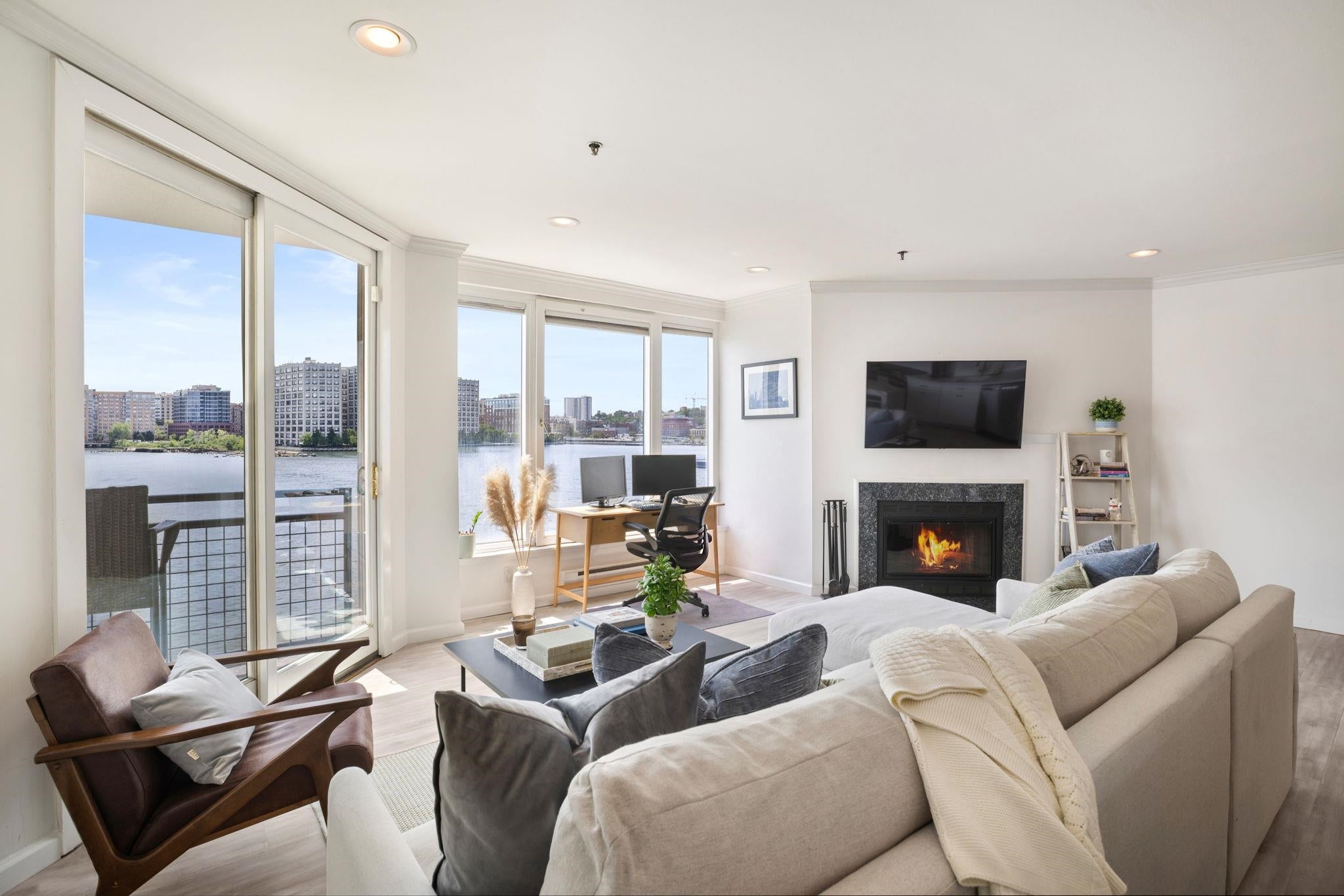 600 Harbor Blvd 952 — photo