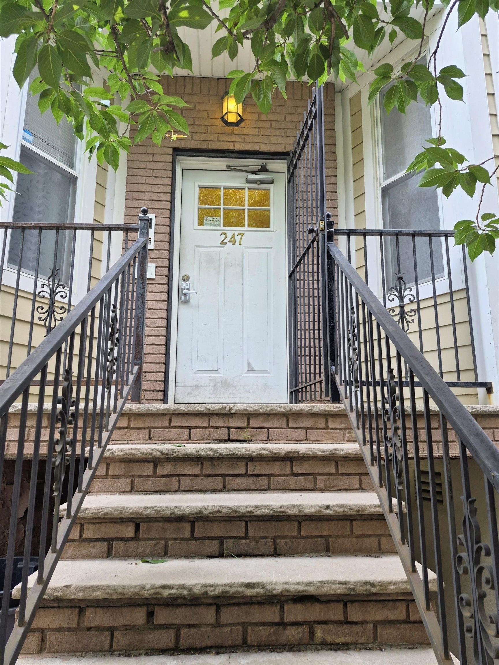 247 Ogden Ave 2R — photo