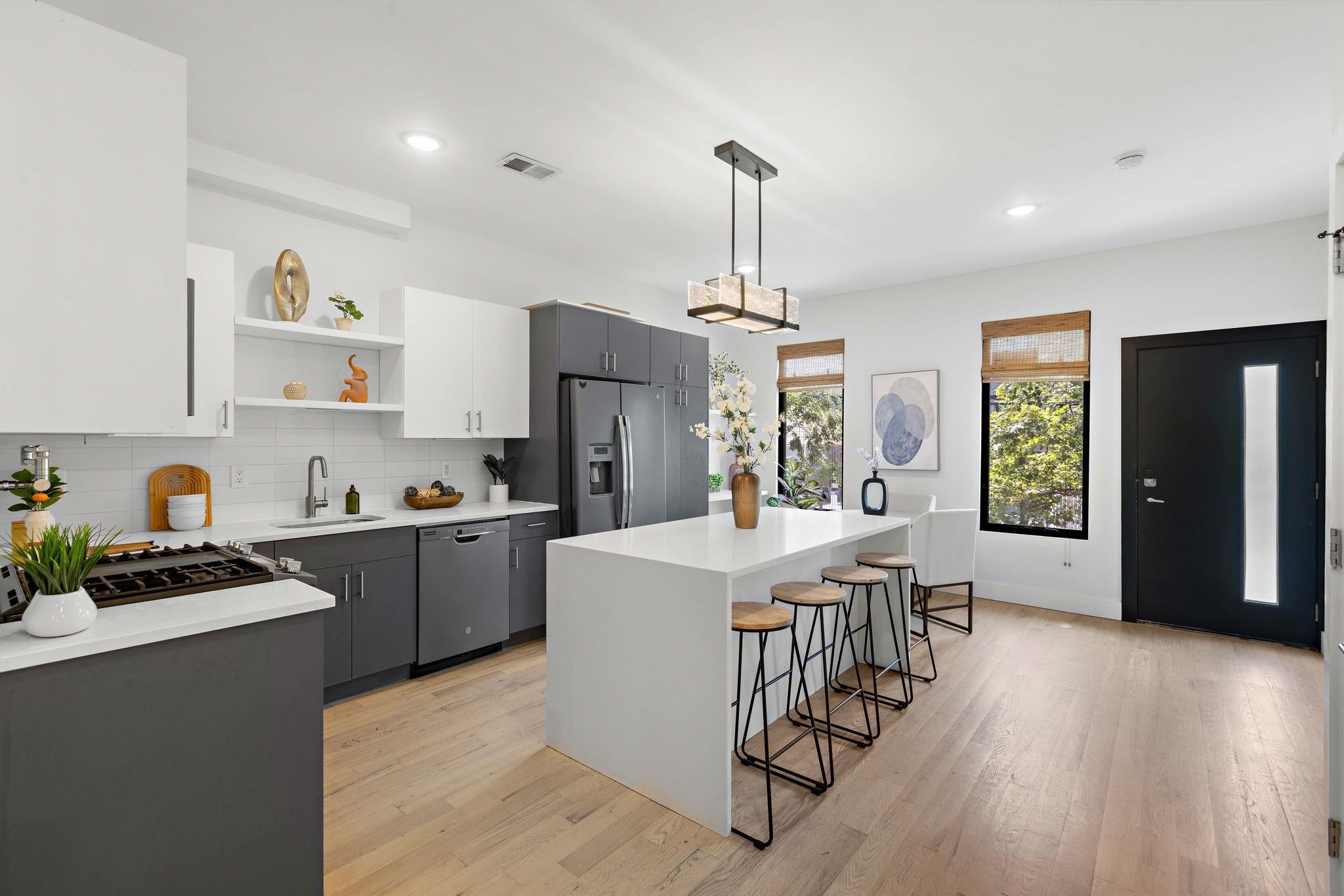 20 Jewett Ave 1 — photo