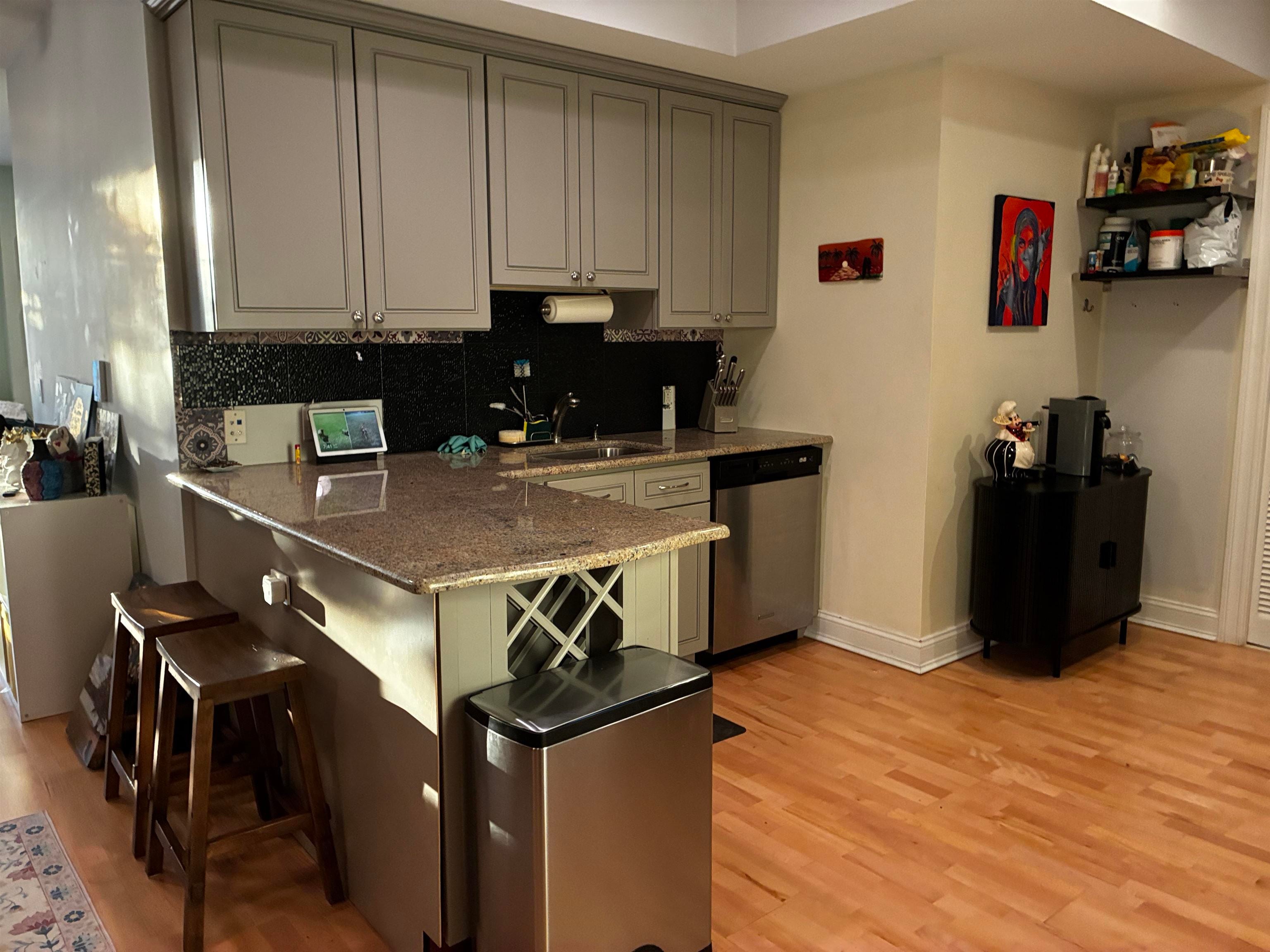 7716 Kennedy Blvd 1G — photo
