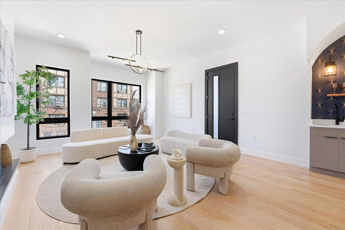 81 Lexington Ave 1 — photo