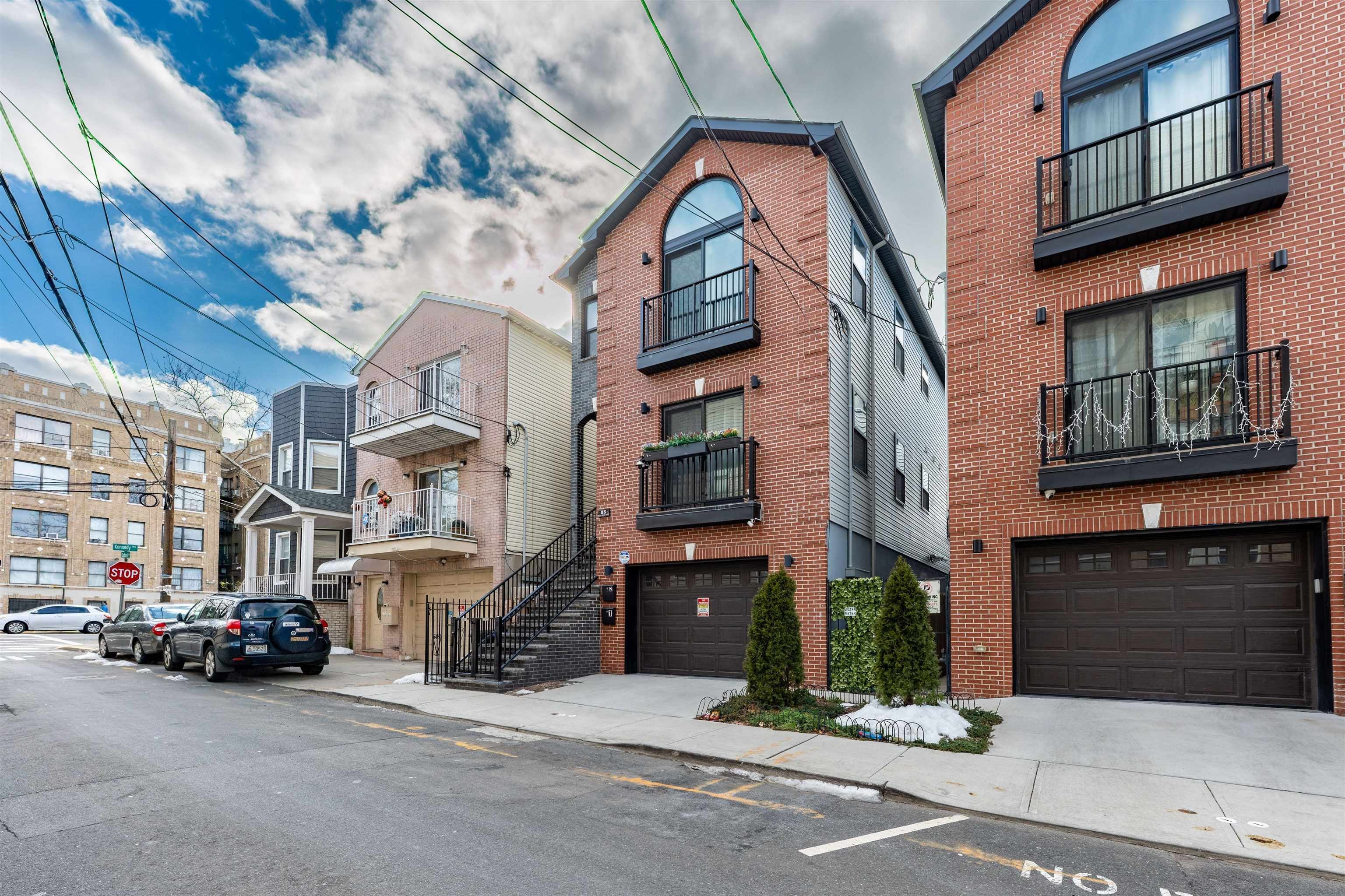 85 Oxford Ave 1 — photo