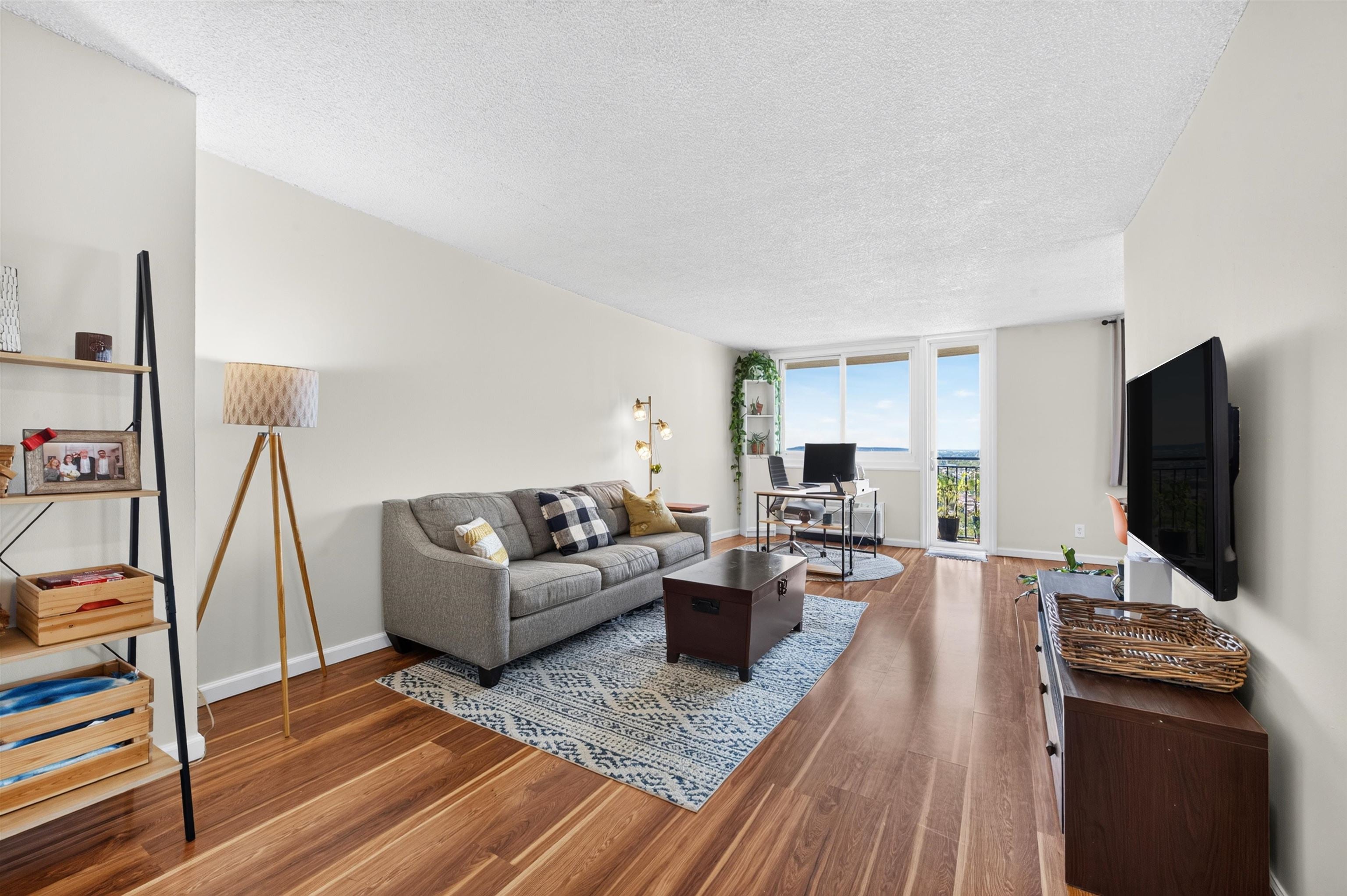 100 Manhattan Ave 2316 — photo
