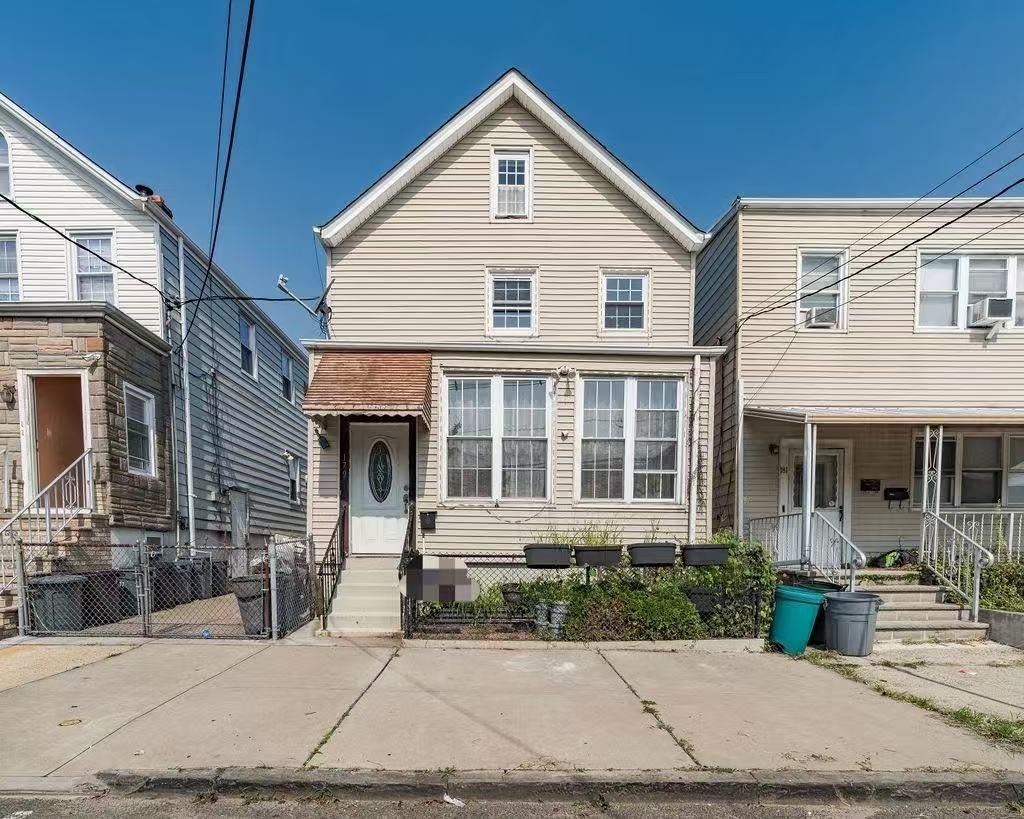 179 Hobart Ave — photo