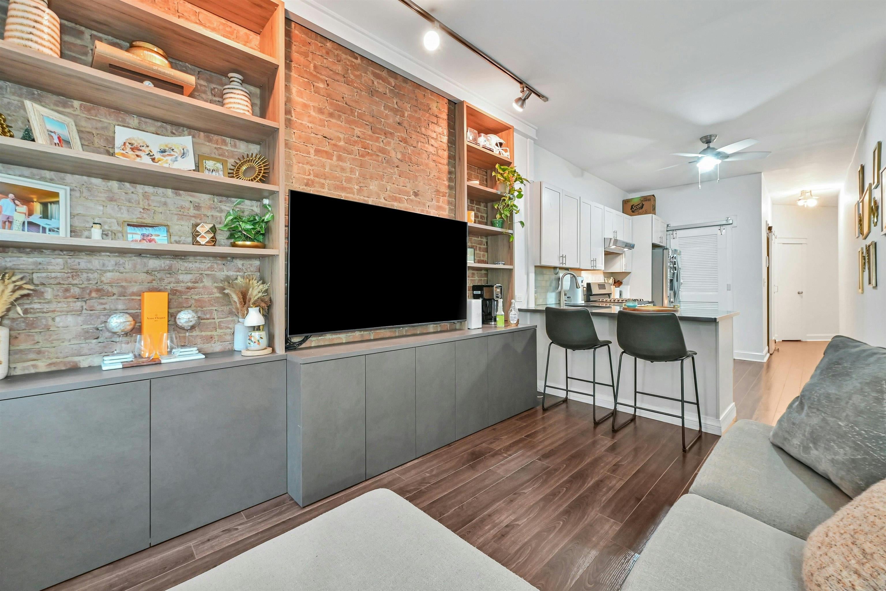 70 Park Ave 1 (1L) — photo