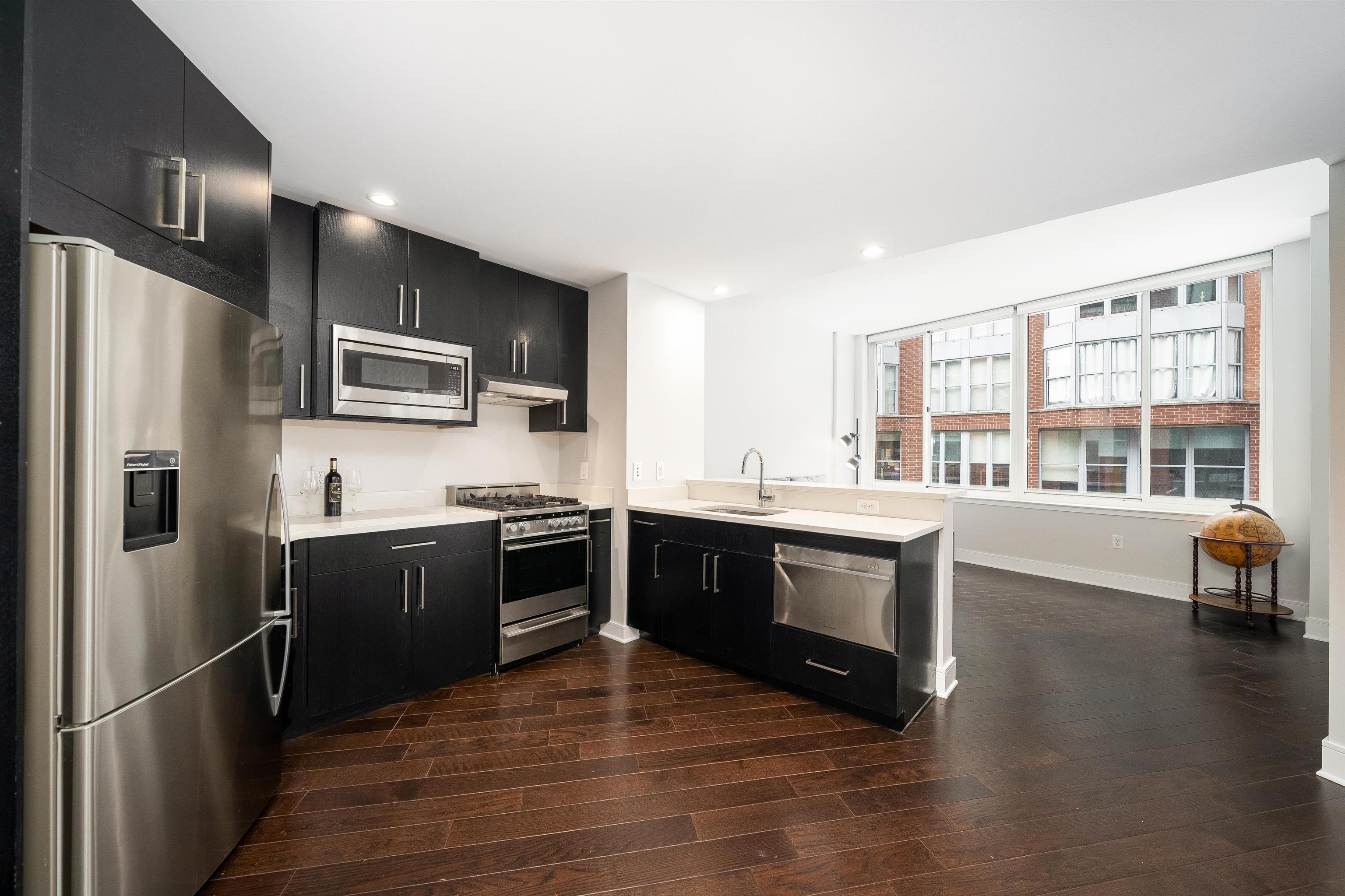 1100 Maxwell Lane 239 — photo