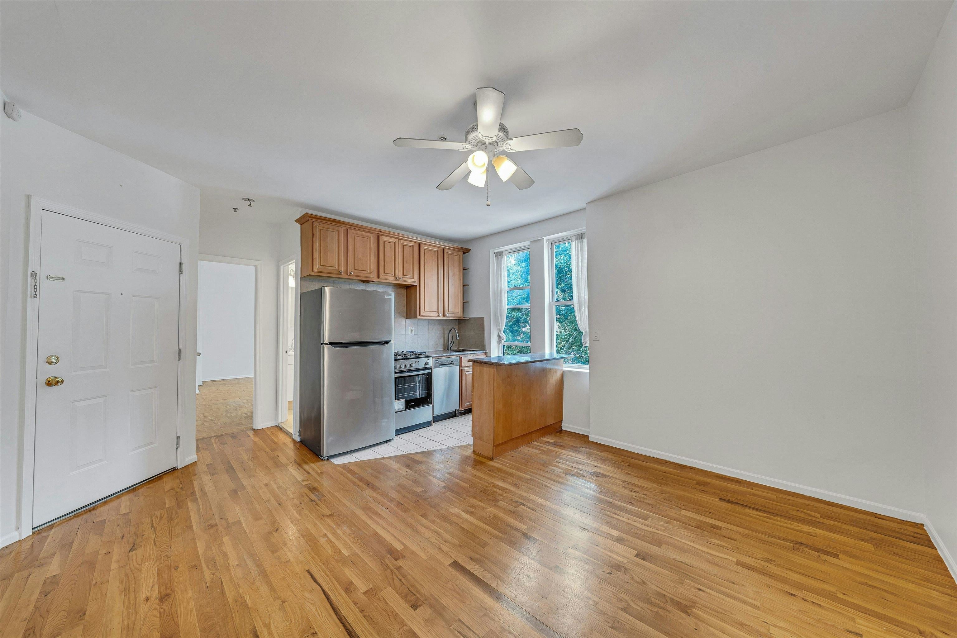 734 Adams St 4C — photo