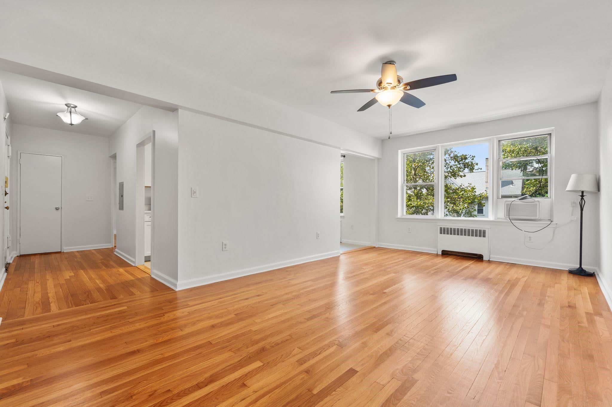 2520 John F Kennedy Blvd 2E — photo
