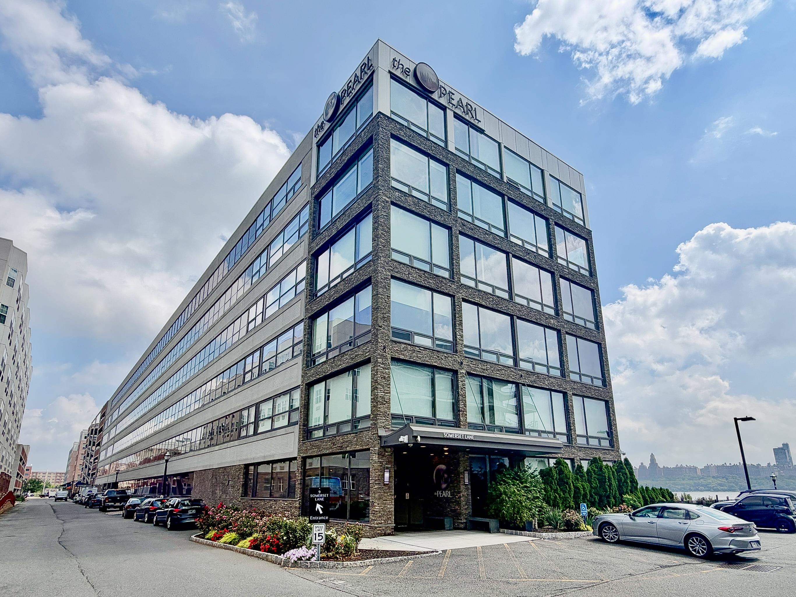 9 Somerset Lane Ph 608/614 — photo