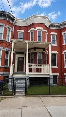 66 Oak St — photo