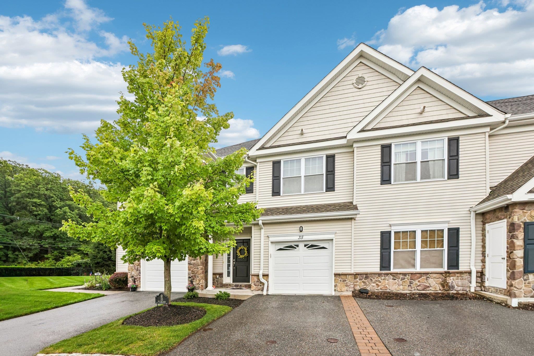 35 Red Oak Ct — photo