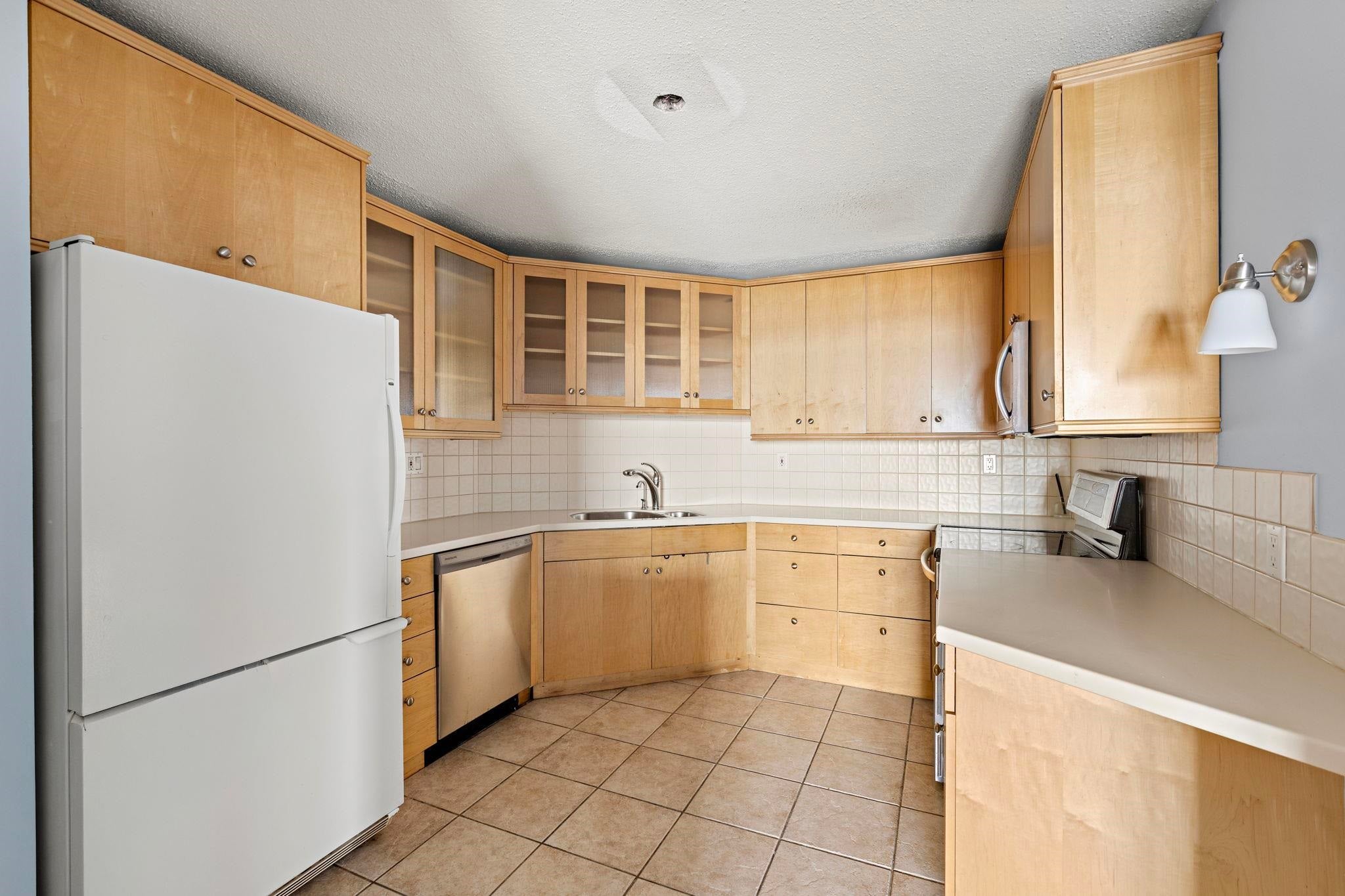 2032 Harmon Cove Tower 2032 — photo