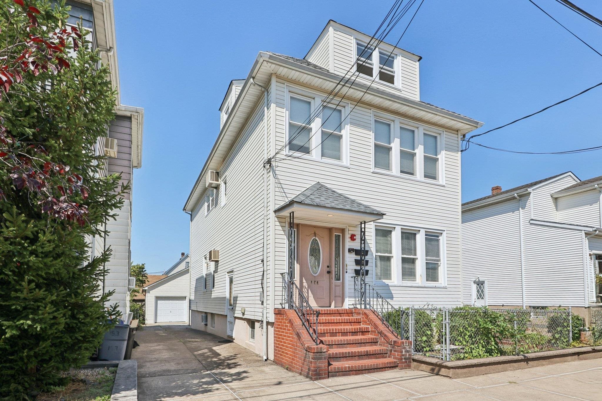 153 Banta Ave 1 — photo