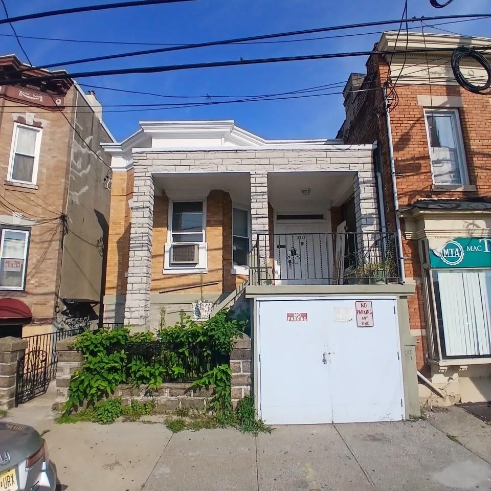 5713 Madison St — photo