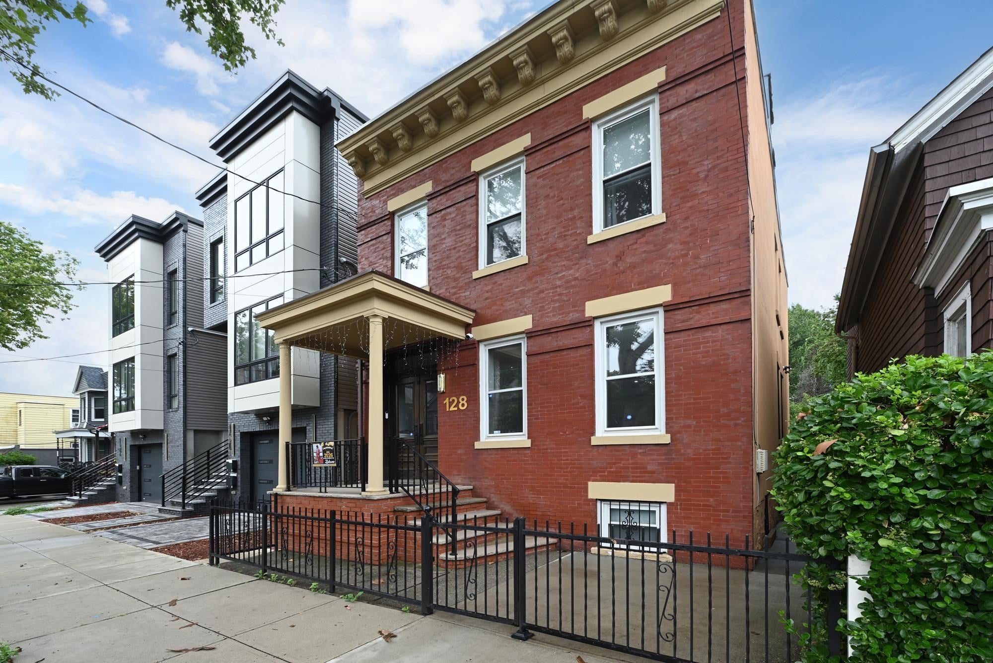 128 Sherman Pl — photo