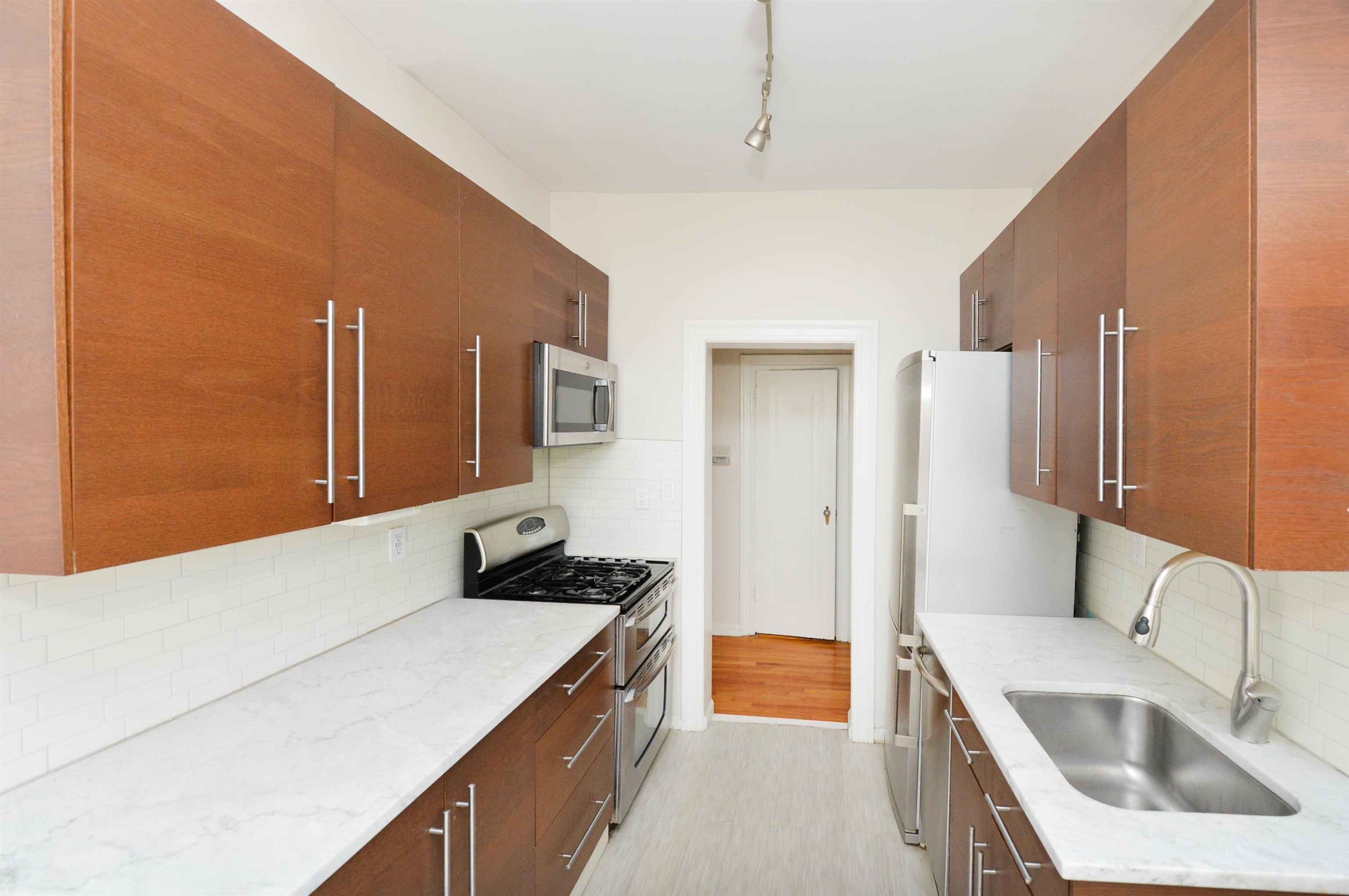 63 Sherman Pl D5 — photo