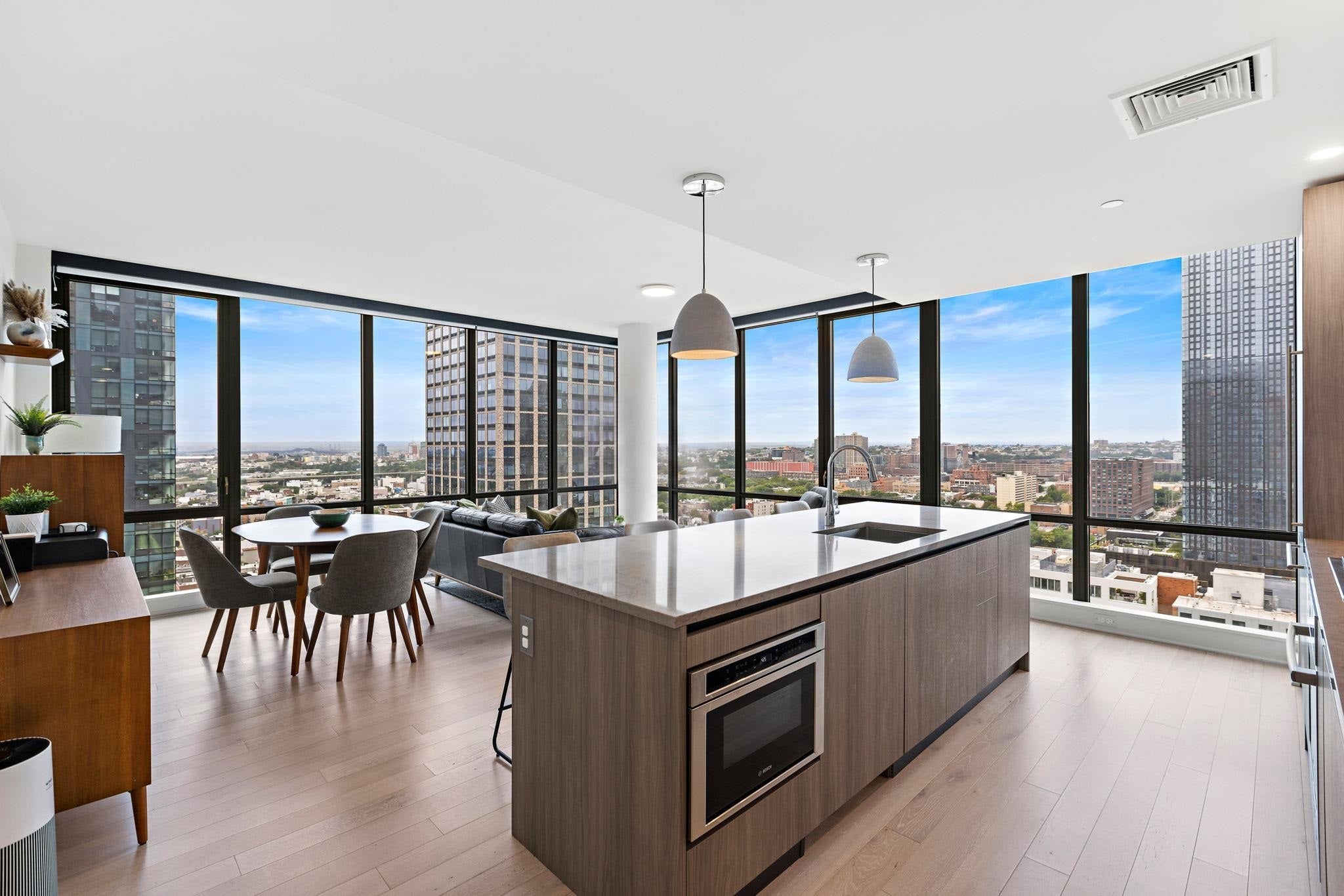 155 Bay St 2508 — photo