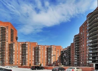 408 Harmon Cove Tower — photo