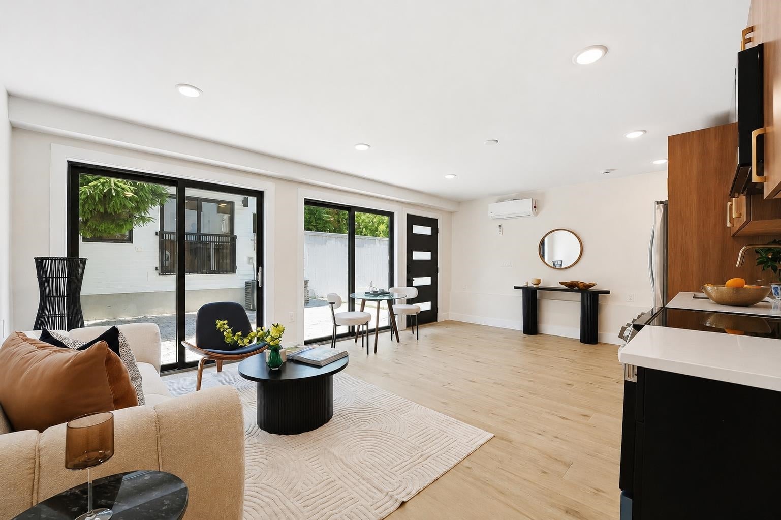 202 Fairview Ave Adu — photo