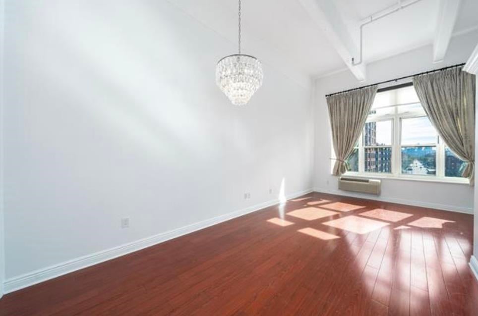1500 Washington St 4W — photo