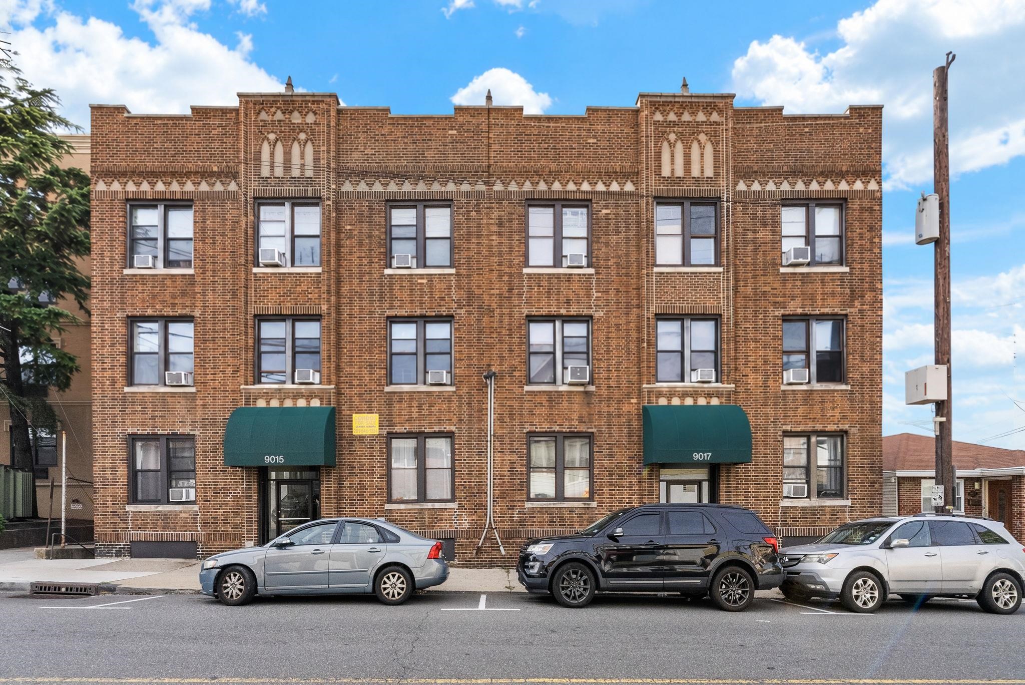 9017 Bergenwood Avenue — photo