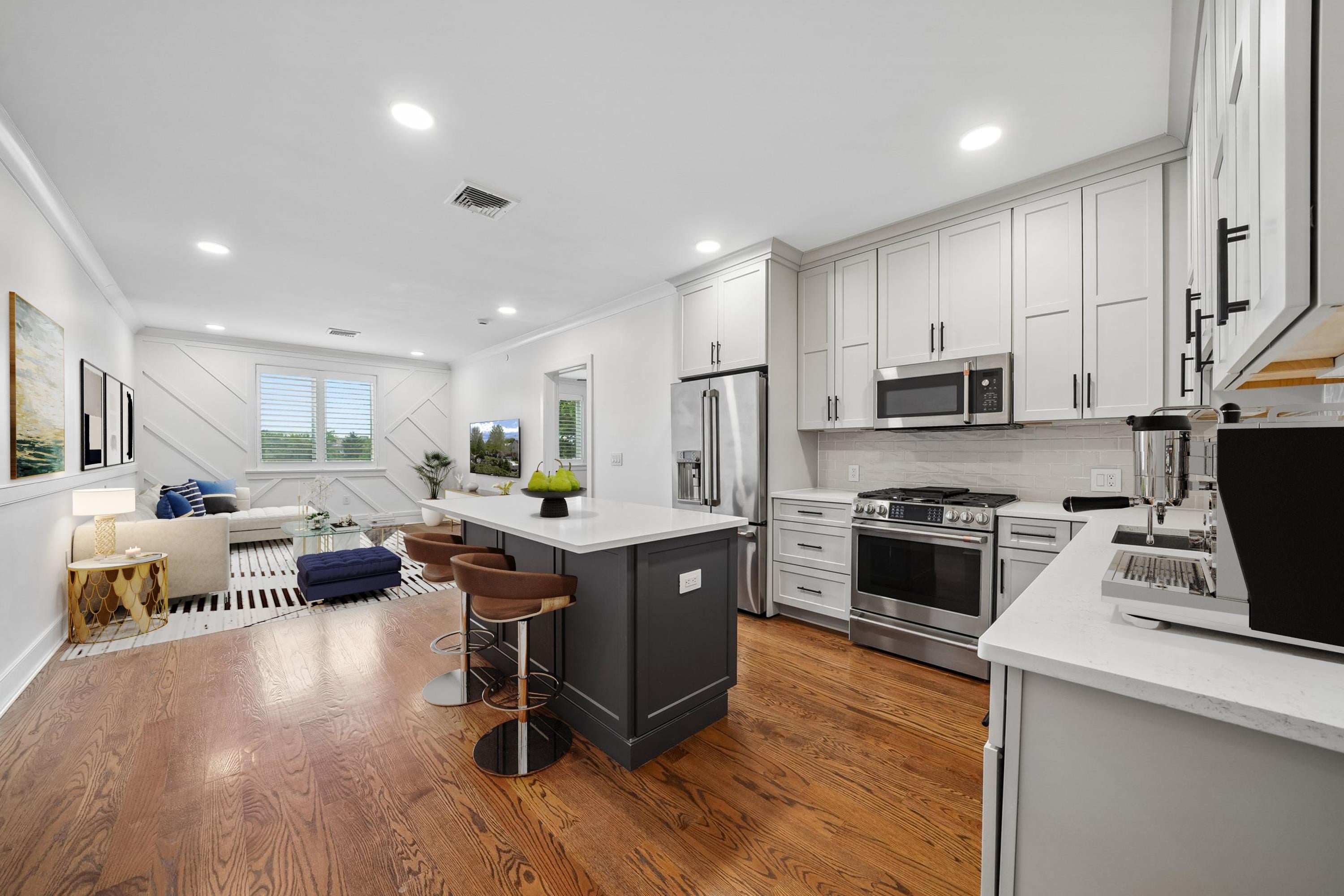 139 Sherman Pl 504 — photo