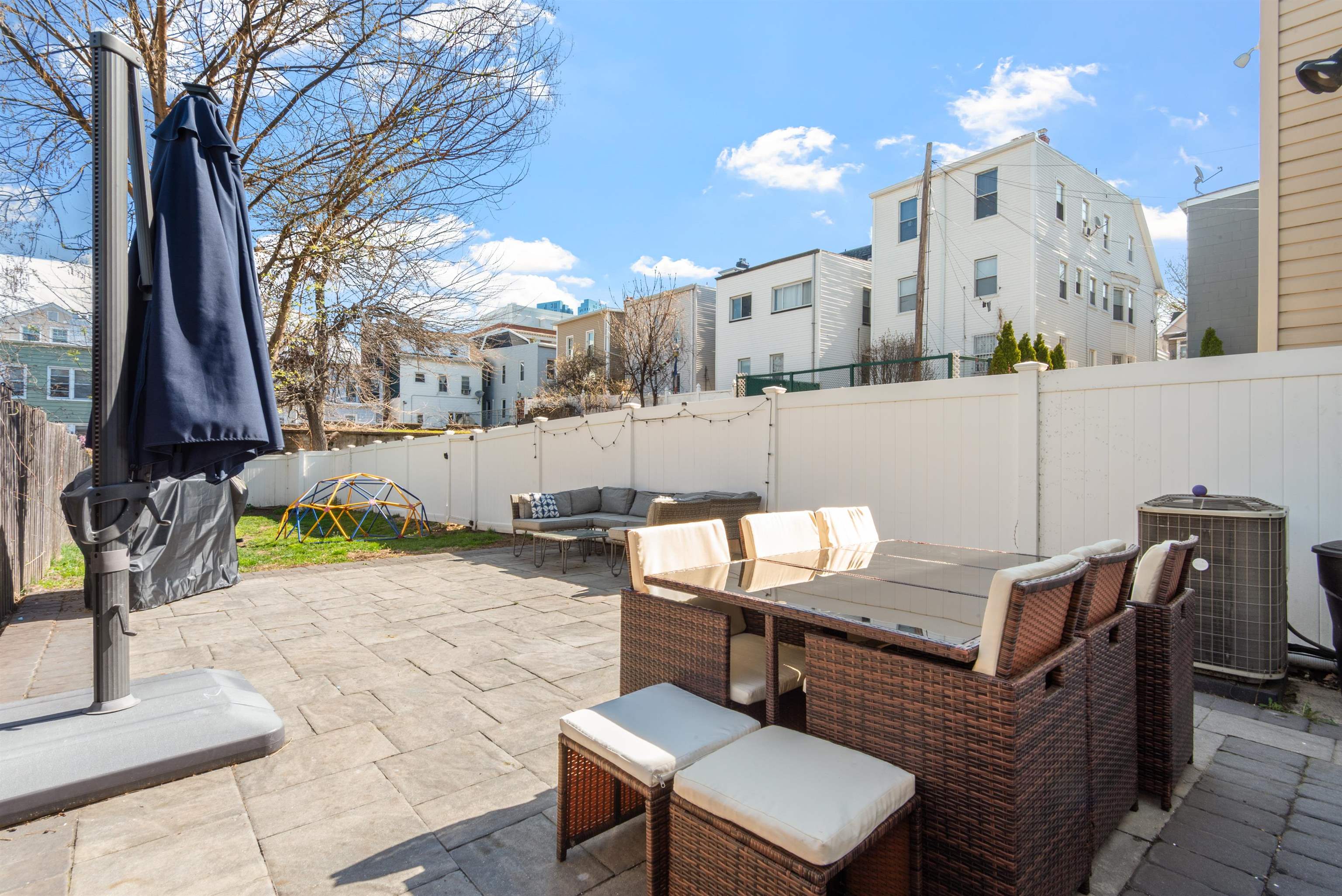 398 Fairmount Ave — photo