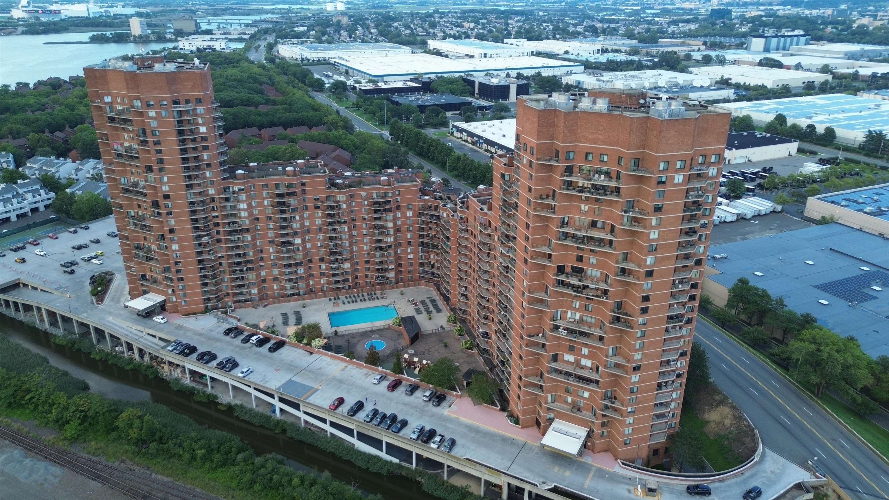 702 Harmon Cove Tower — photo