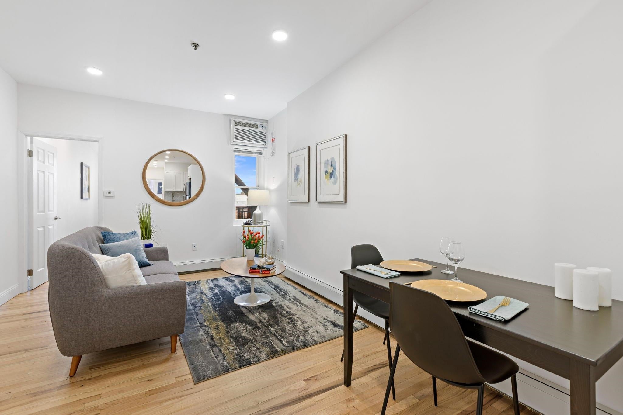 110 Washington St 4N (#6) — photo