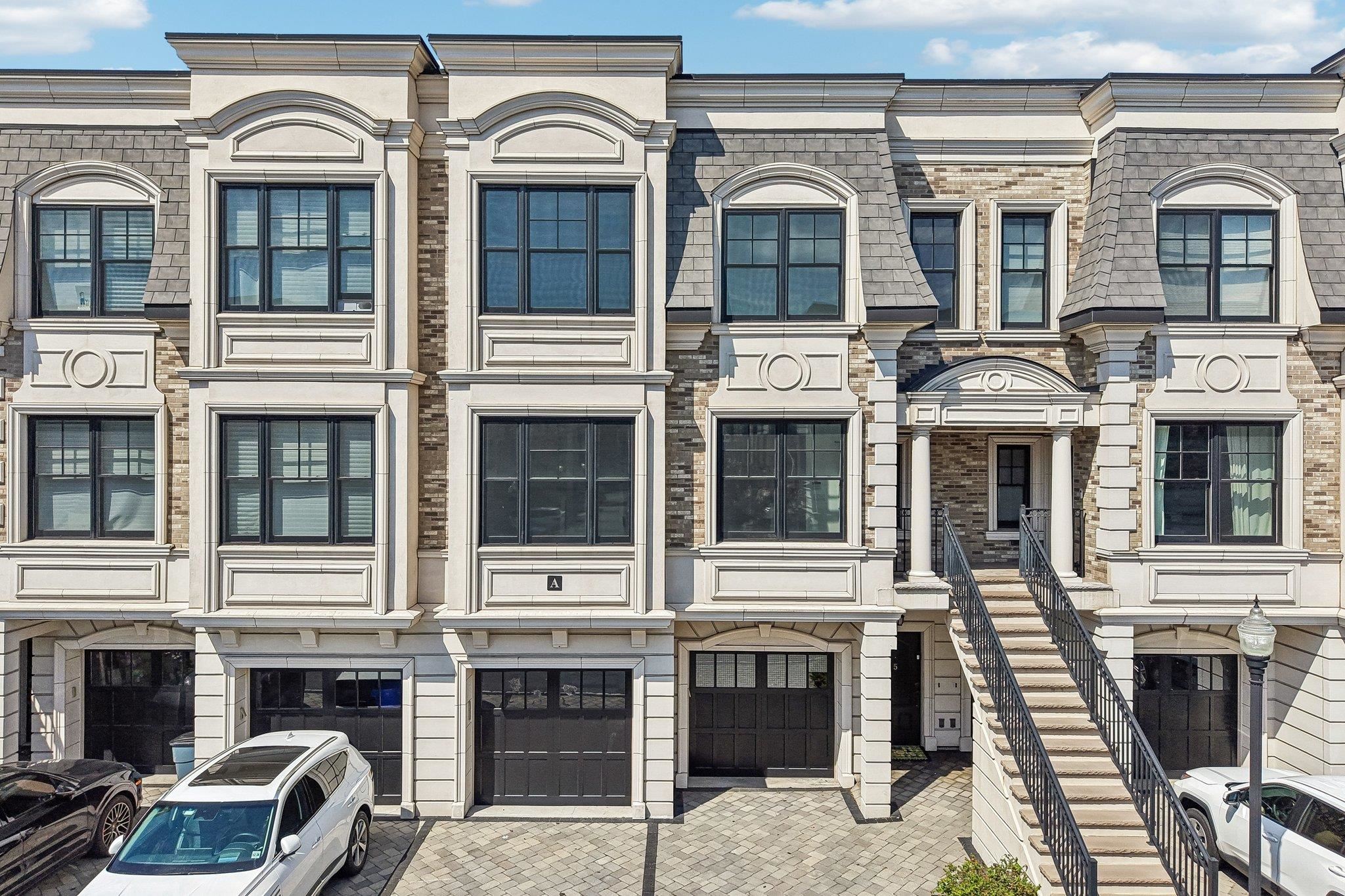 6 Marquis Court — photo