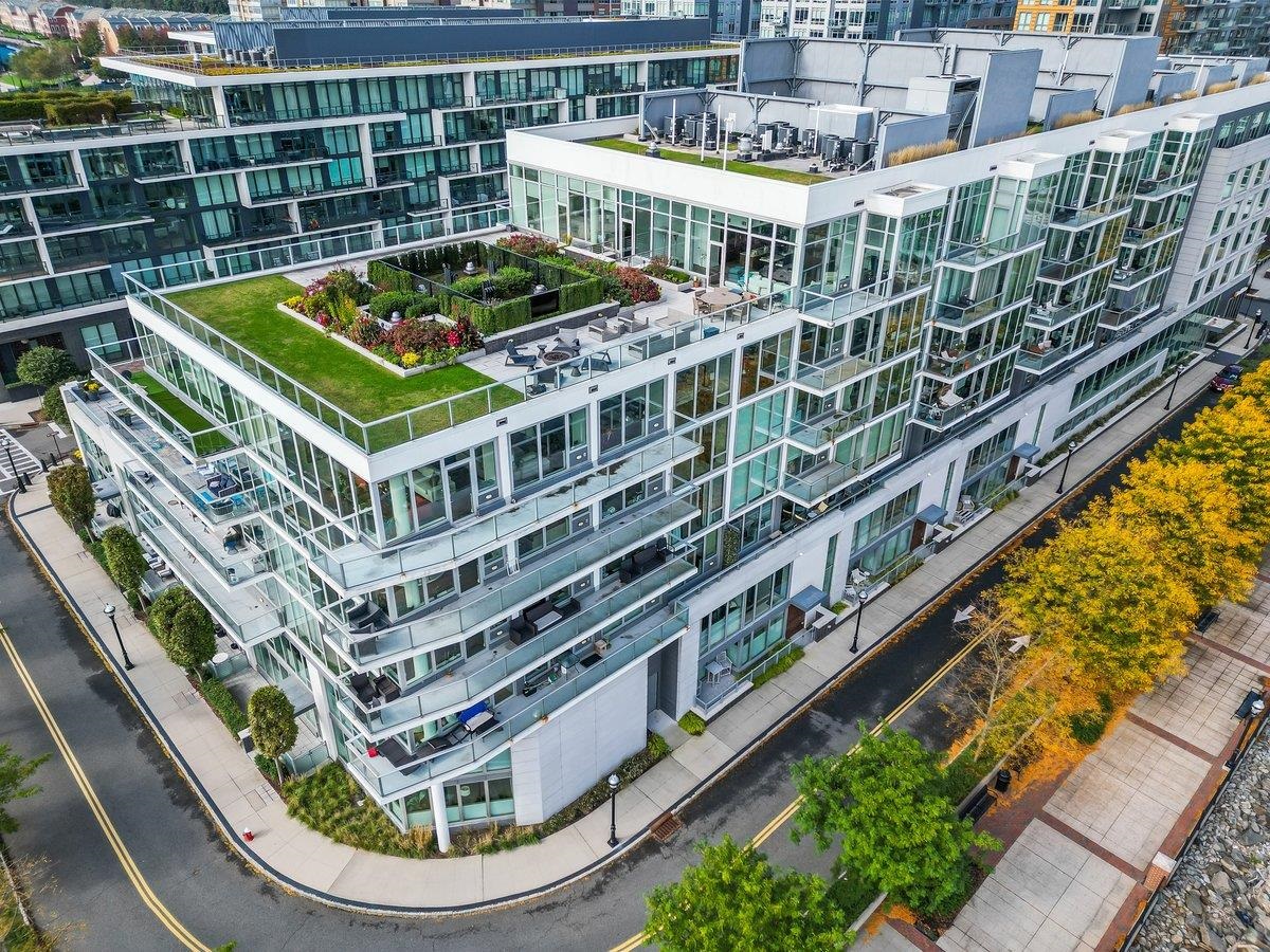 1000 Avenue at Port Imperial Th102 — photo