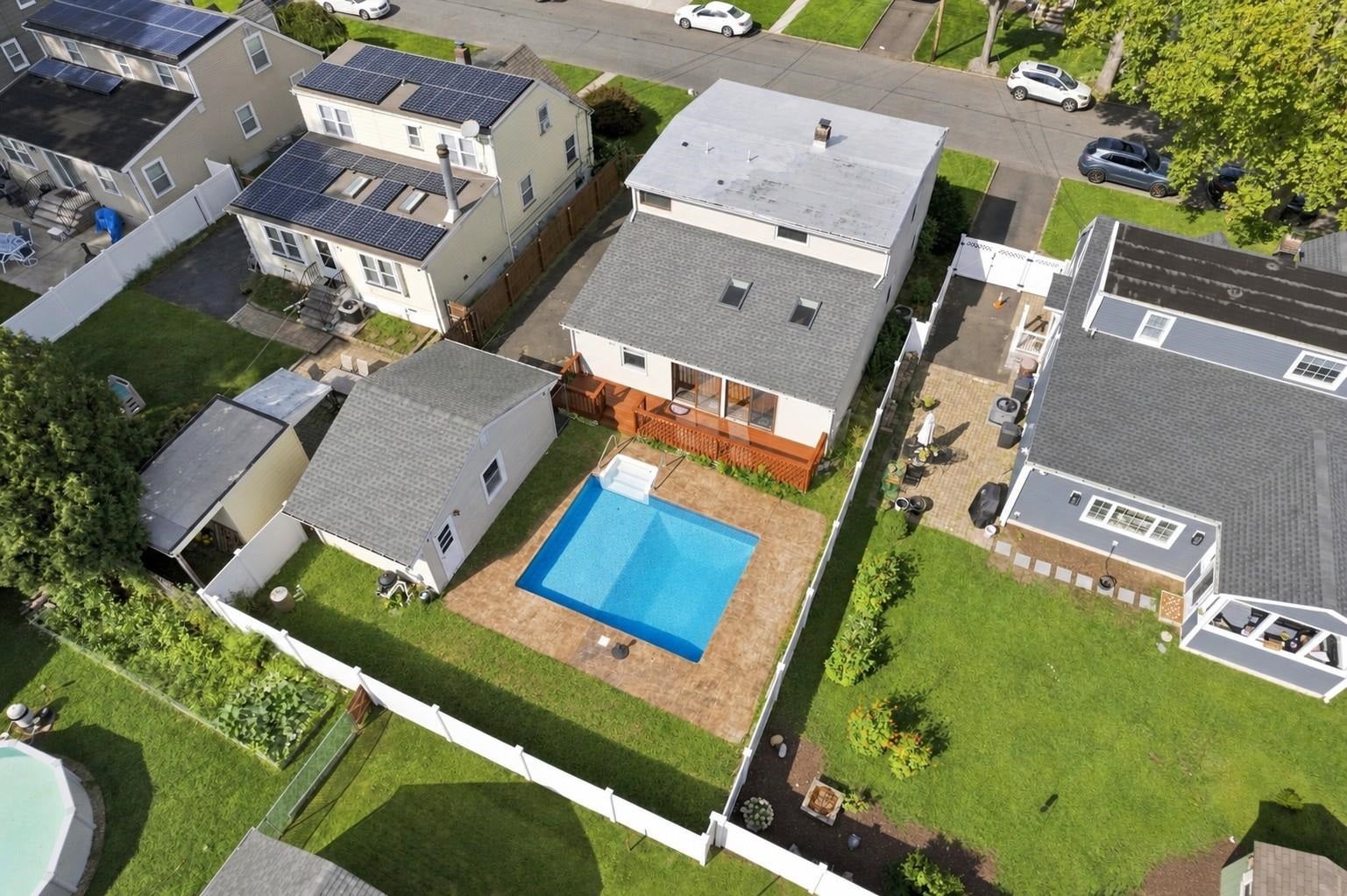 1138 Mayfair Dr — photo