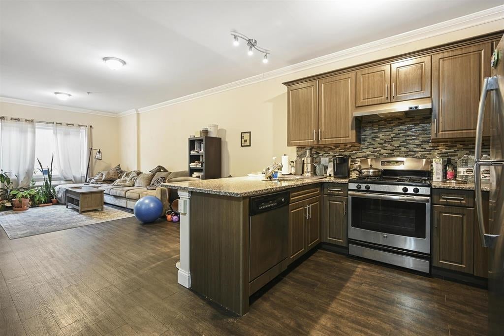 3611 Park Ave 206 — photo