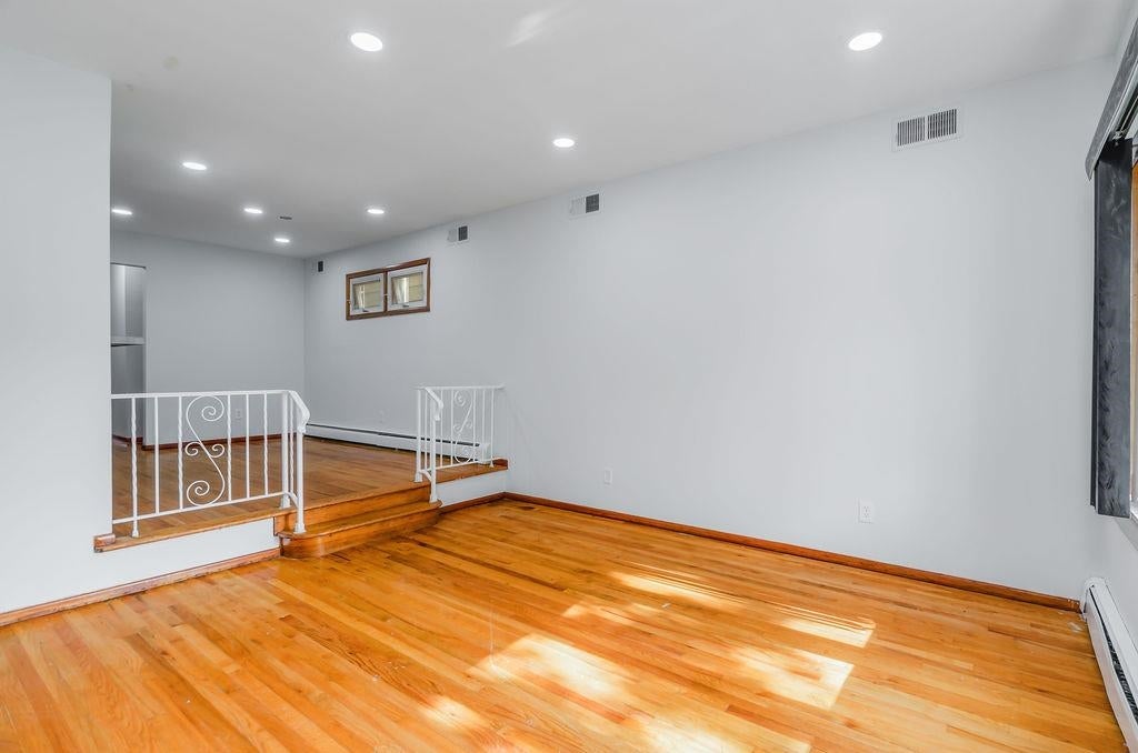 145 Hobart Ave #1 — photo