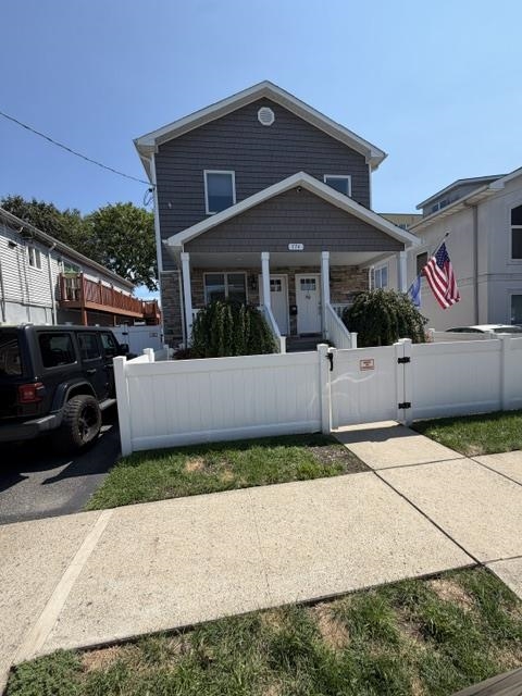 774 6th Street — photo